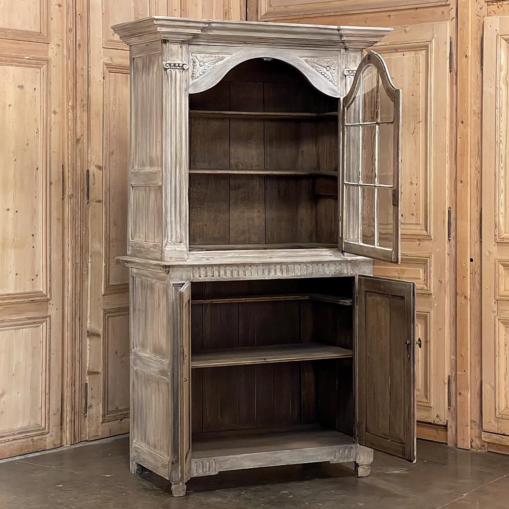 18th Century French Louis XVI Period Whitewashed Bookcase, Vitrine In Good Condition For Sale In Dallas, TX