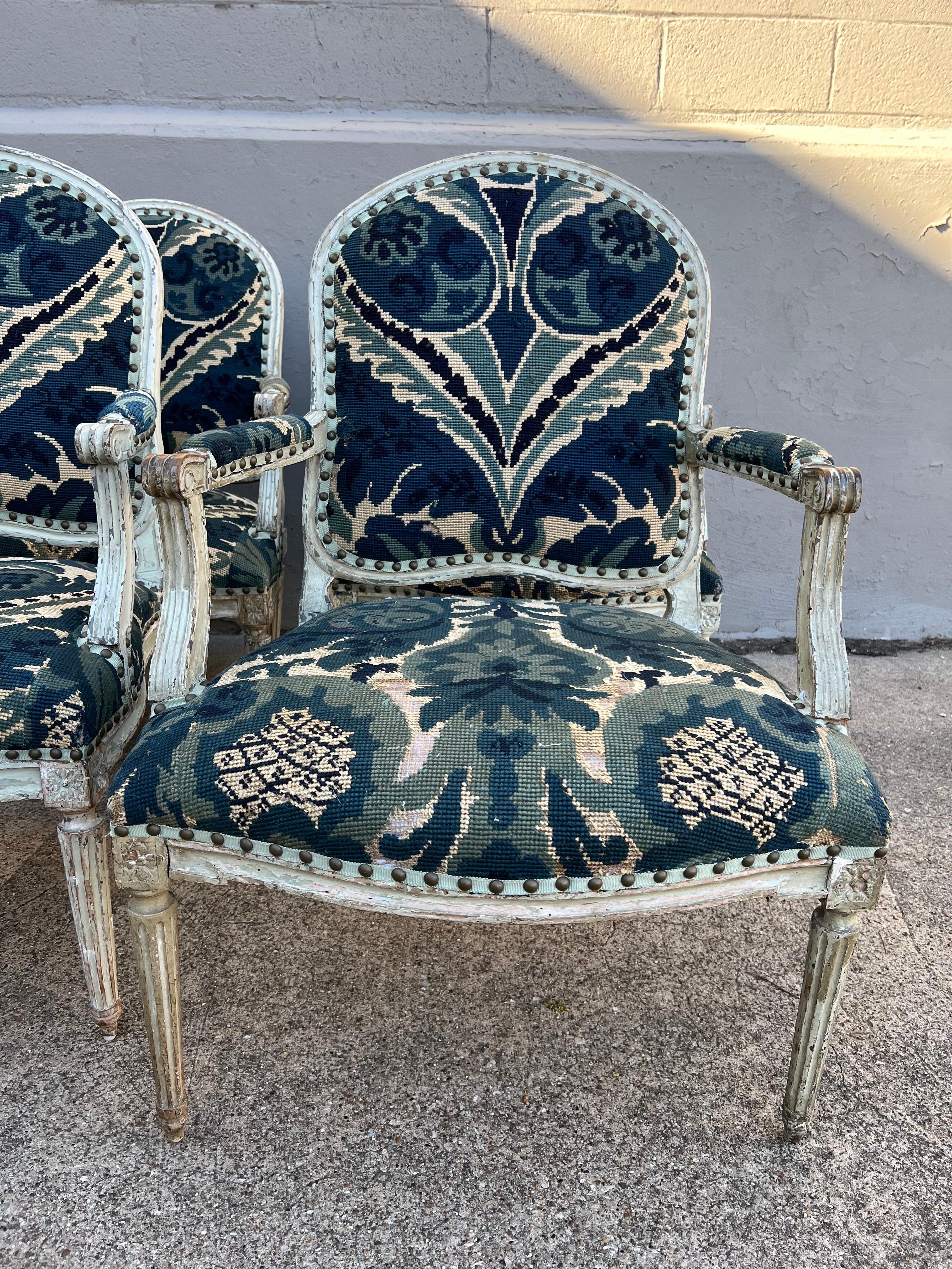 18th Century French Louis XVI Salon in 19th Century Blue and White Needlepoint In Good Condition In Dallas, TX