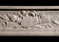 Französischer Louis-XVI-Kamin aus geädertem weißem Marmor aus dem 18. Jahrhundert
