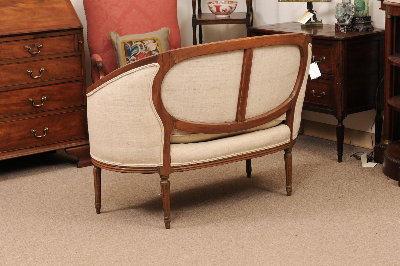 18th Century French Louis XVI Walnut Curved Back Settee / Love Seat For Sale 3