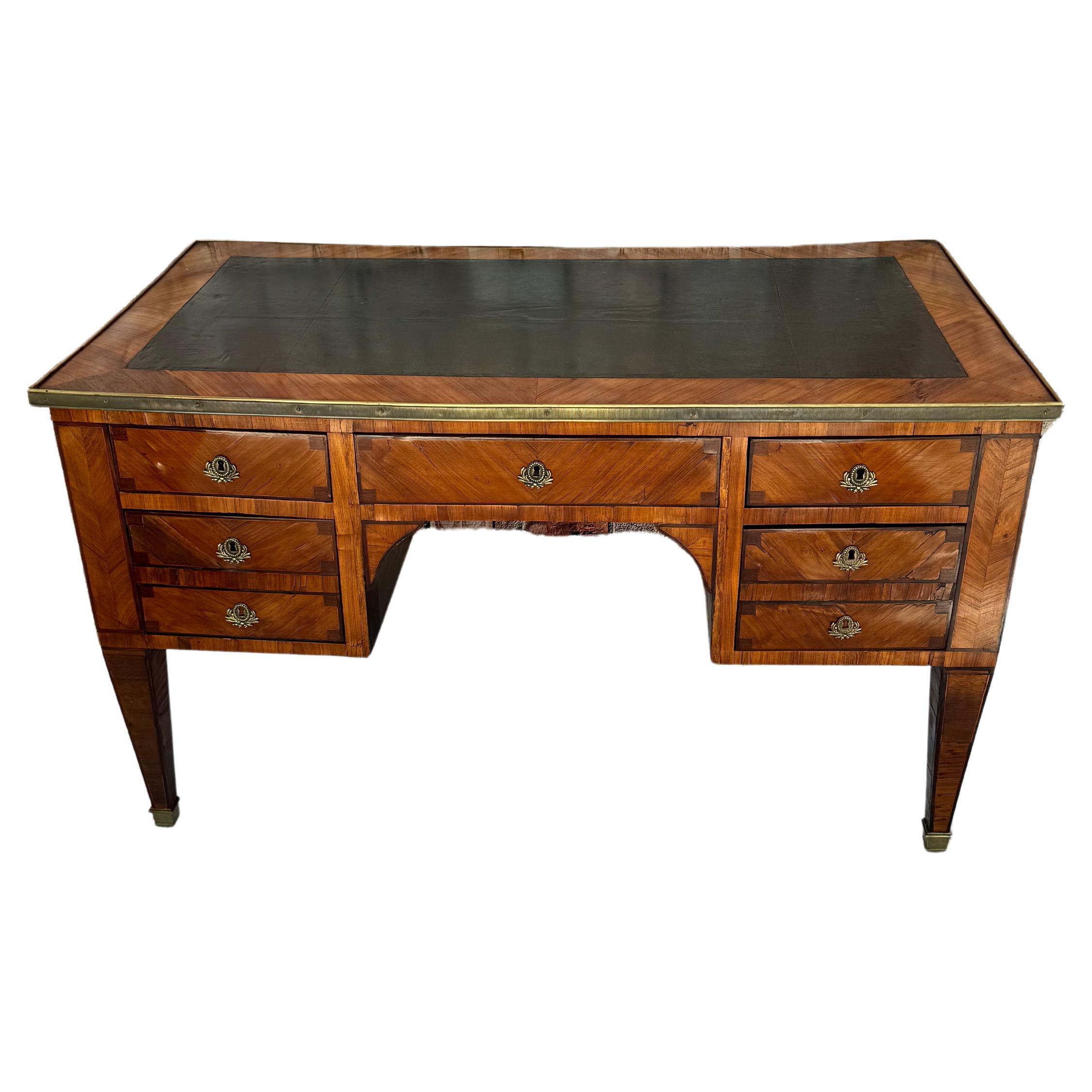 18th Century French Louis XVI Writing Desk For Sale 5