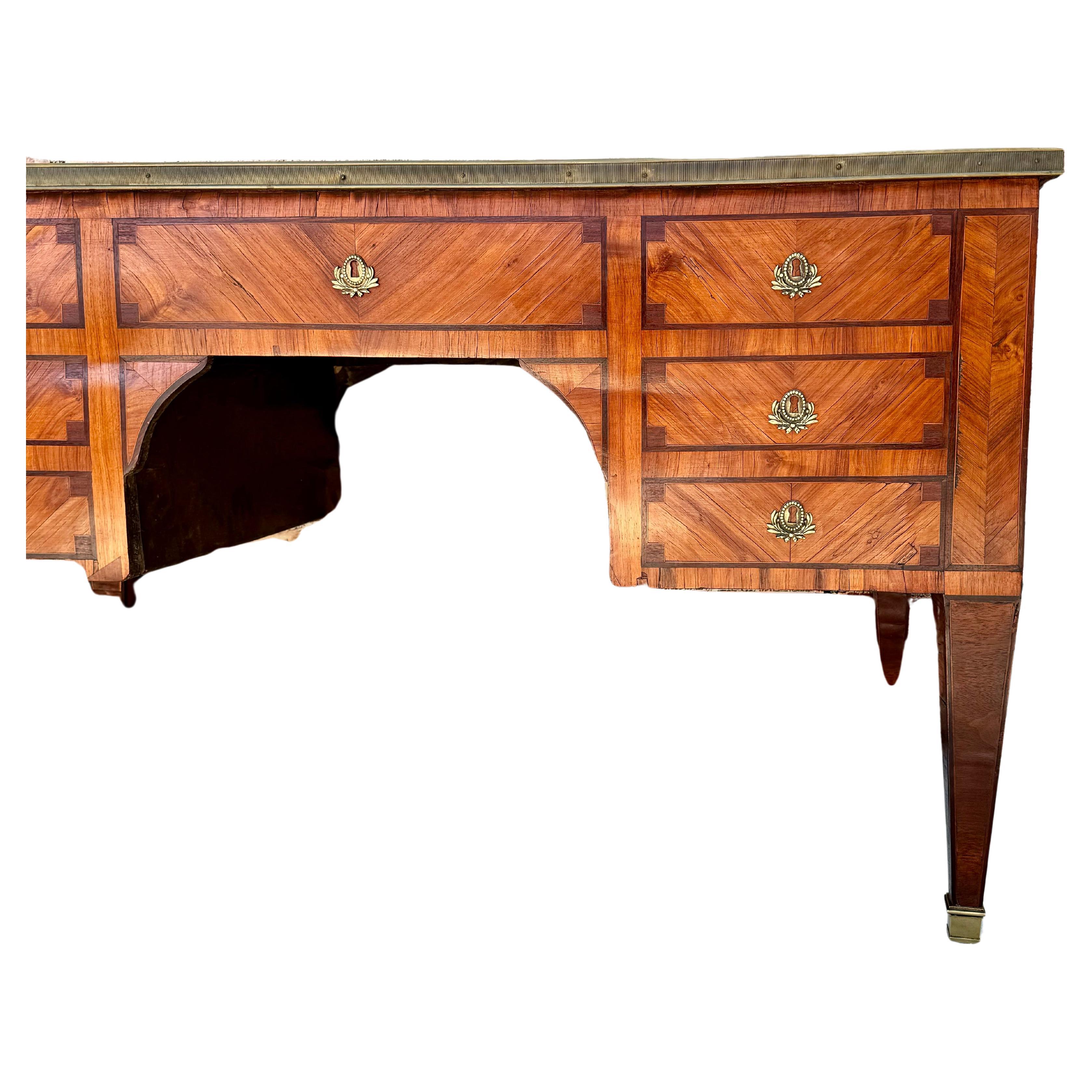 Legno Scrivania francese Luigi XVI del XVIII secolo in vendita