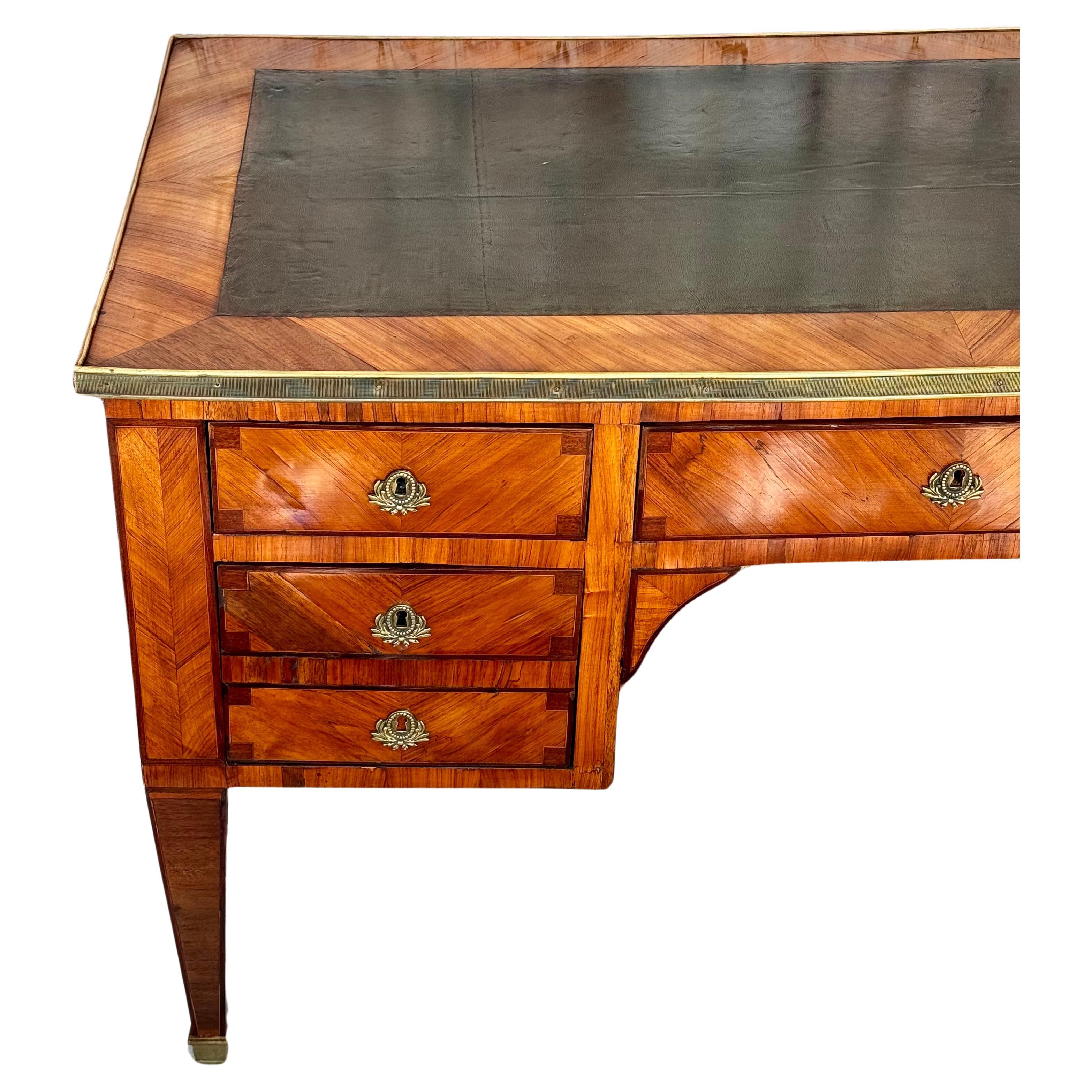 18th Century French Louis XVI Writing Desk For Sale 3