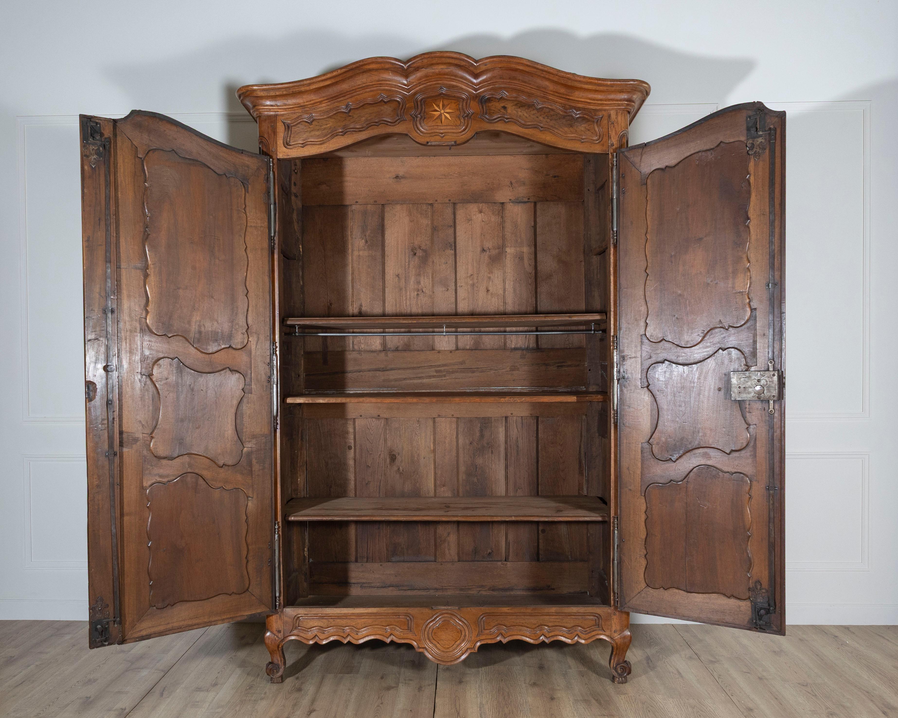 18th Century French Lyonnaise Walnut Armoire For Sale 5