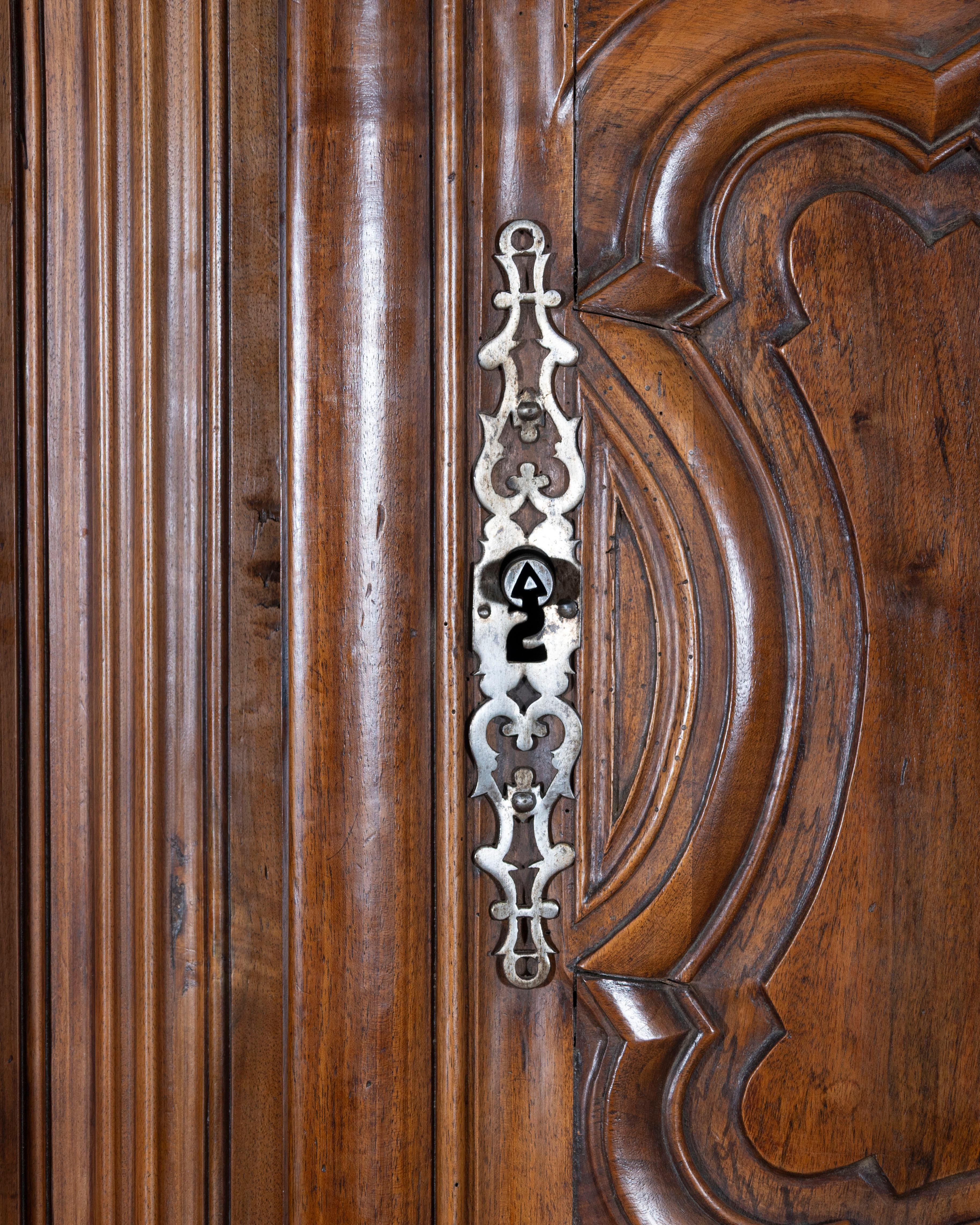 18th Century French Lyonnaise Walnut Armoire In Fair Condition For Sale In Atlanta, GA
