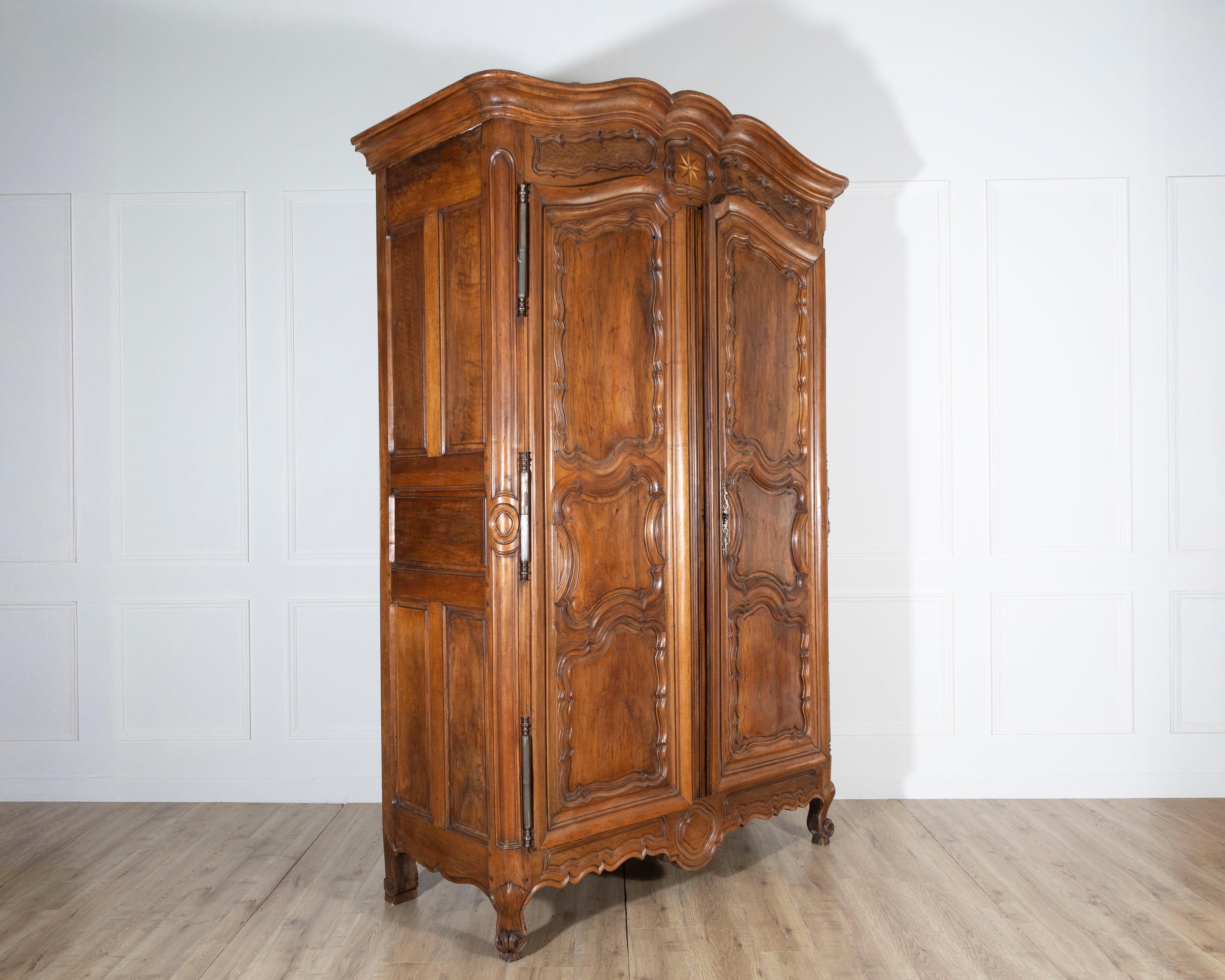 18th Century French Lyonnaise Walnut Armoire For Sale 1