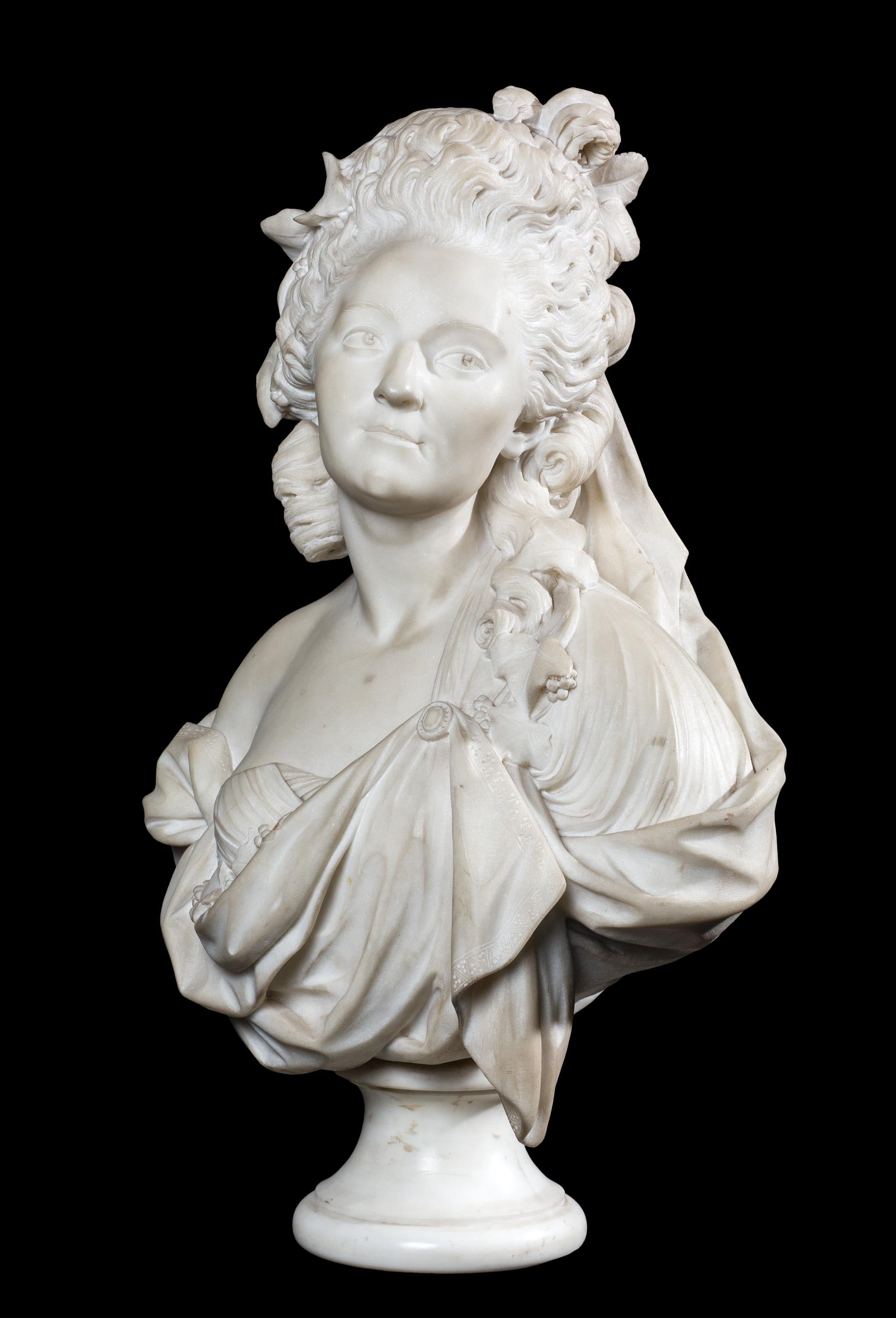 Buste de danseuse Marie-Madeleine Guimard, sculpture française en marbre du 18ème siècle en vente 2