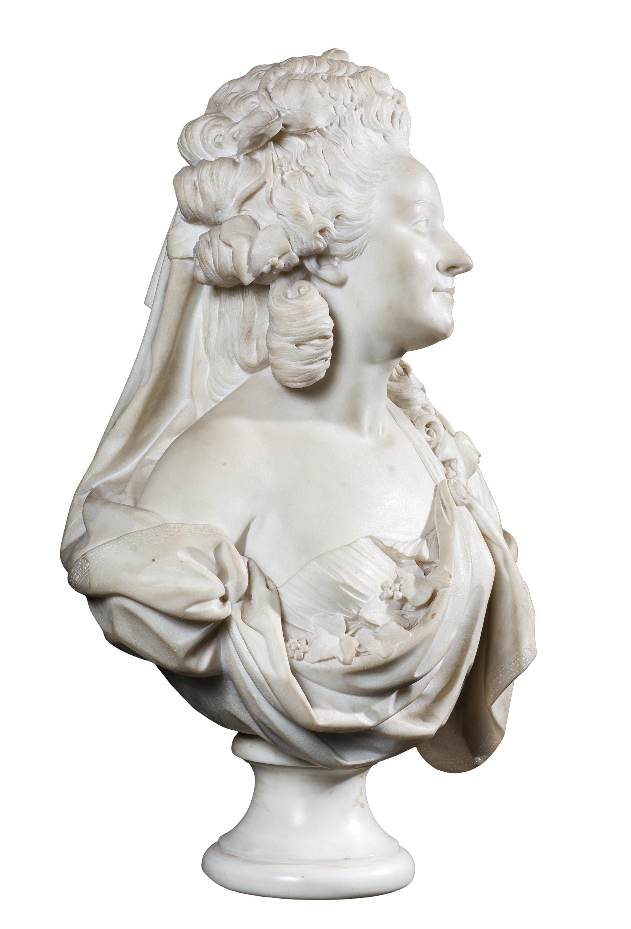 Néoclassique Buste de danseuse Marie-Madeleine Guimard, sculpture française en marbre du 18ème siècle en vente