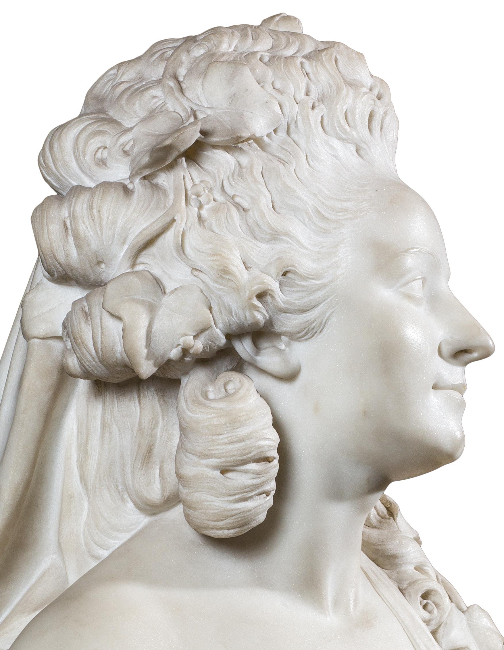 XVIIIe siècle Buste de danseuse Marie-Madeleine Guimard, sculpture française en marbre du 18ème siècle en vente