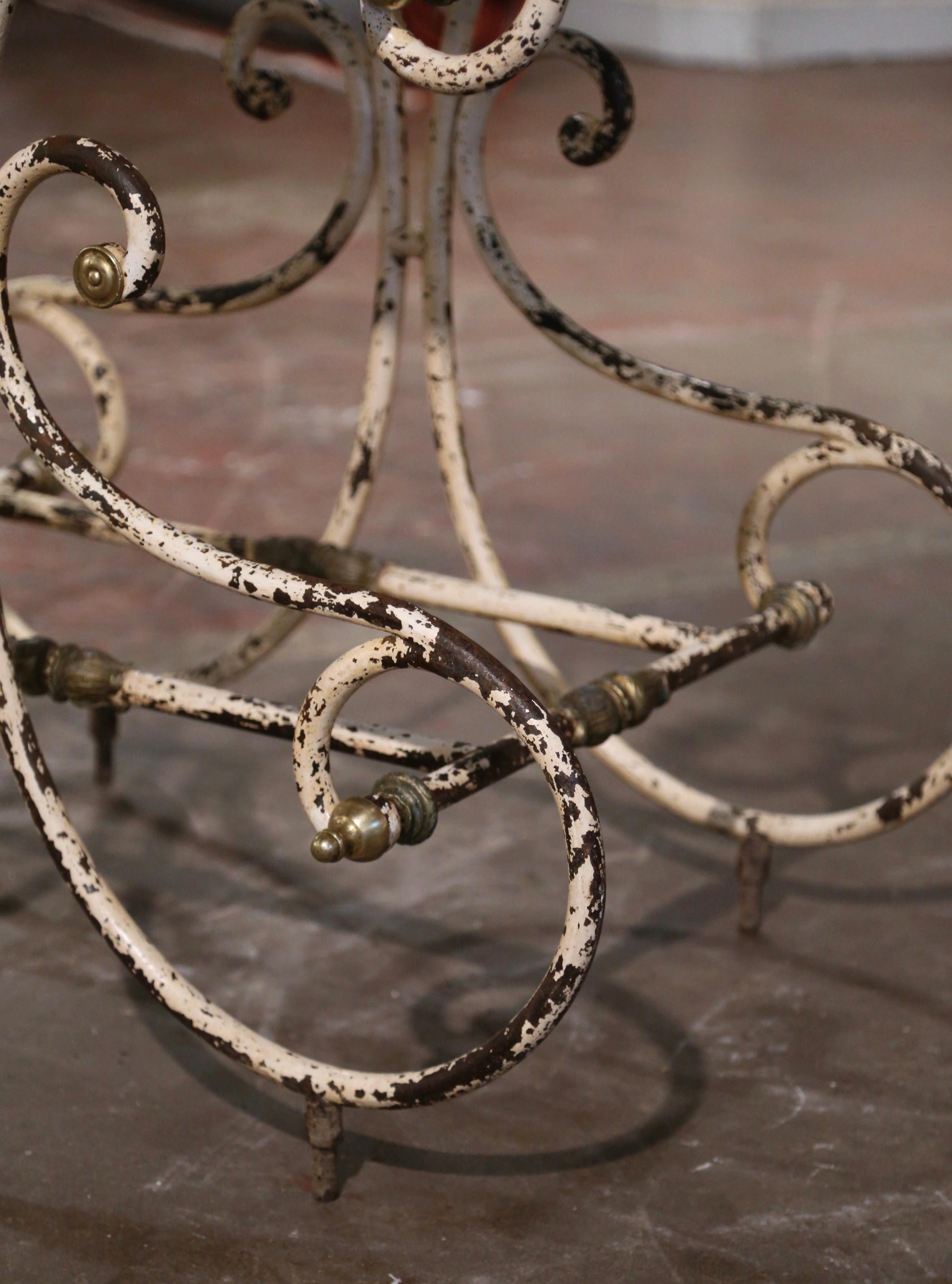 Table de pâtisserie française du 18ème siècle avec plateau en marbre peint et montures en bronze en vente 3