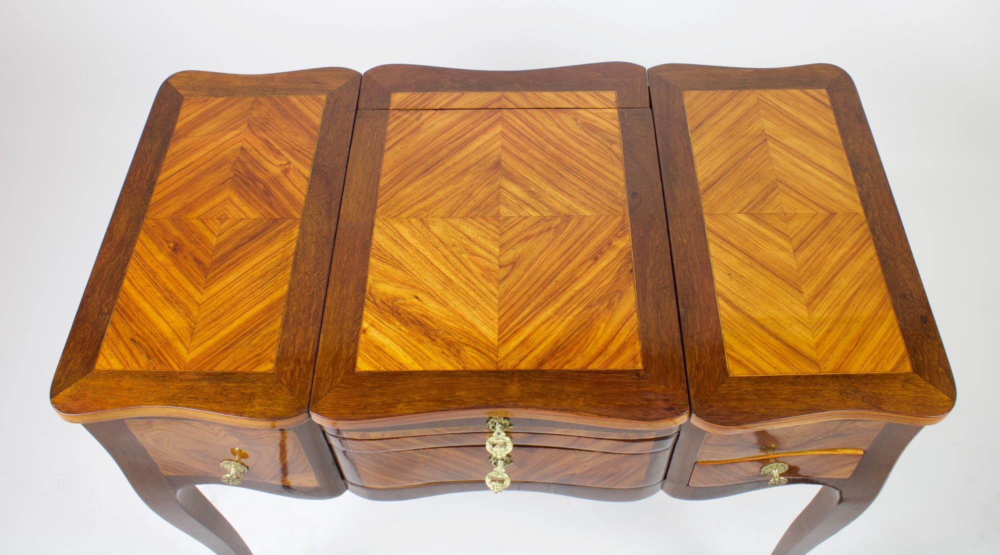 18th Century French Marquetry Louis XV Dressing Table or So-Called Coiffeuse For Sale 6