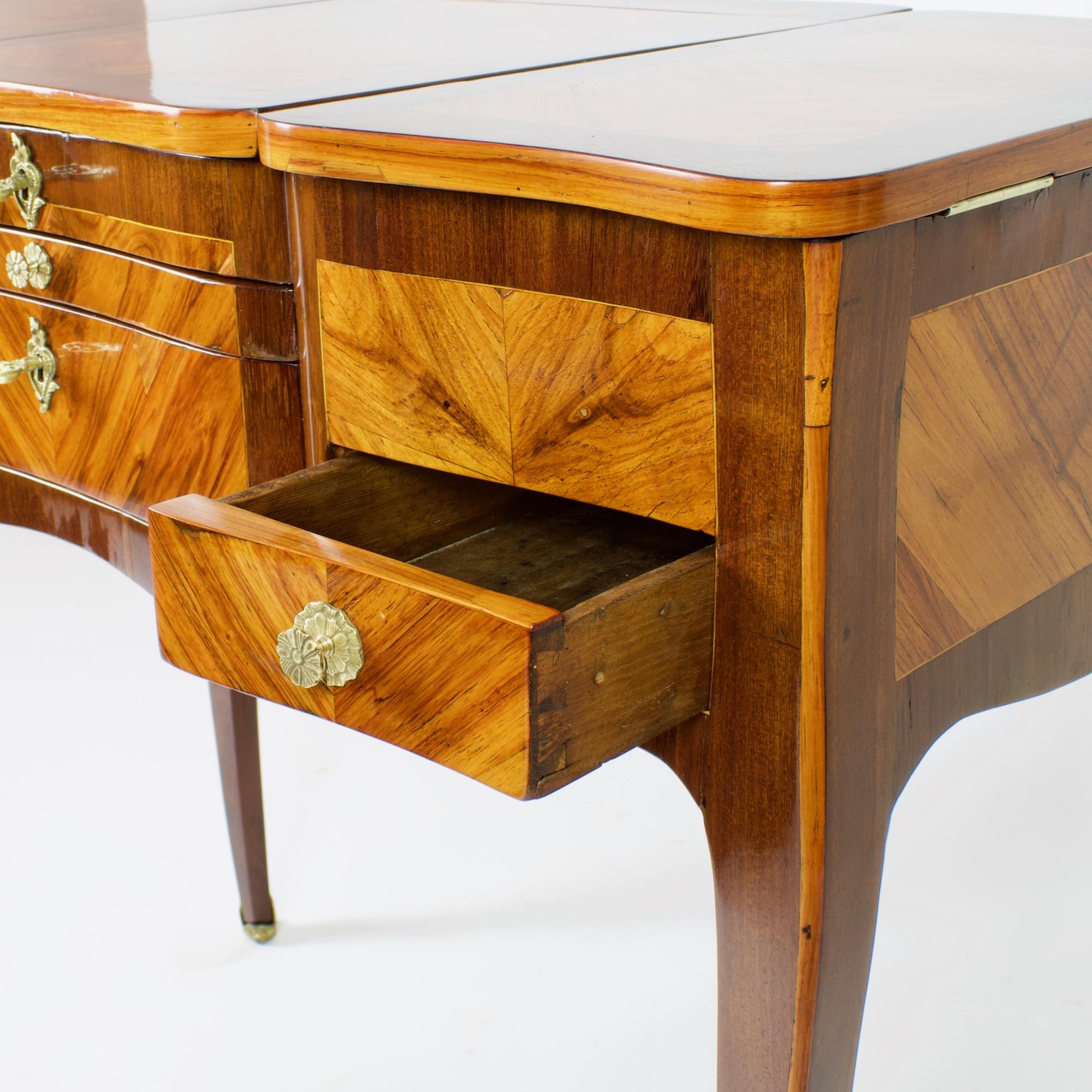 18th Century French Marquetry Louis XV Dressing Table or So-Called Coiffeuse For Sale 8