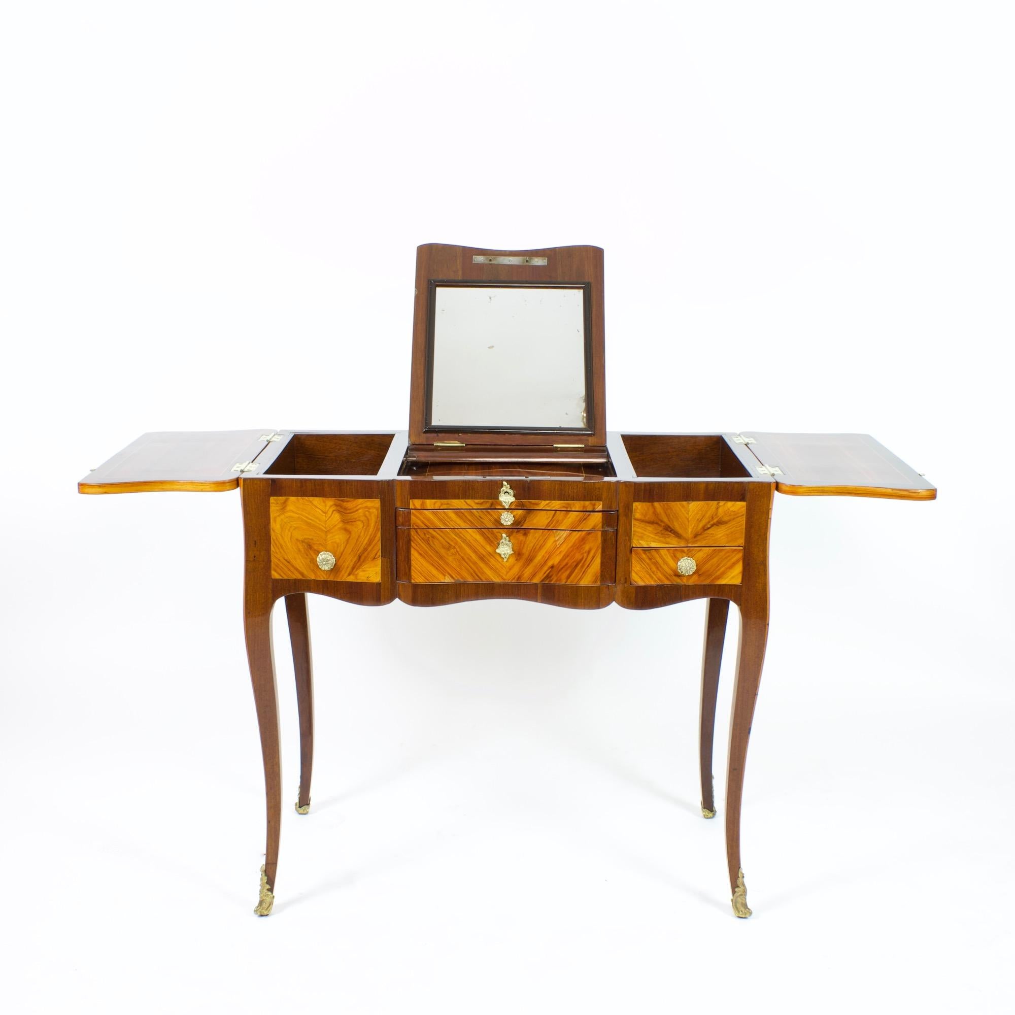 18th Century French Marquetry Louis XV Dressing Table or So-Called Coiffeuse For Sale 1