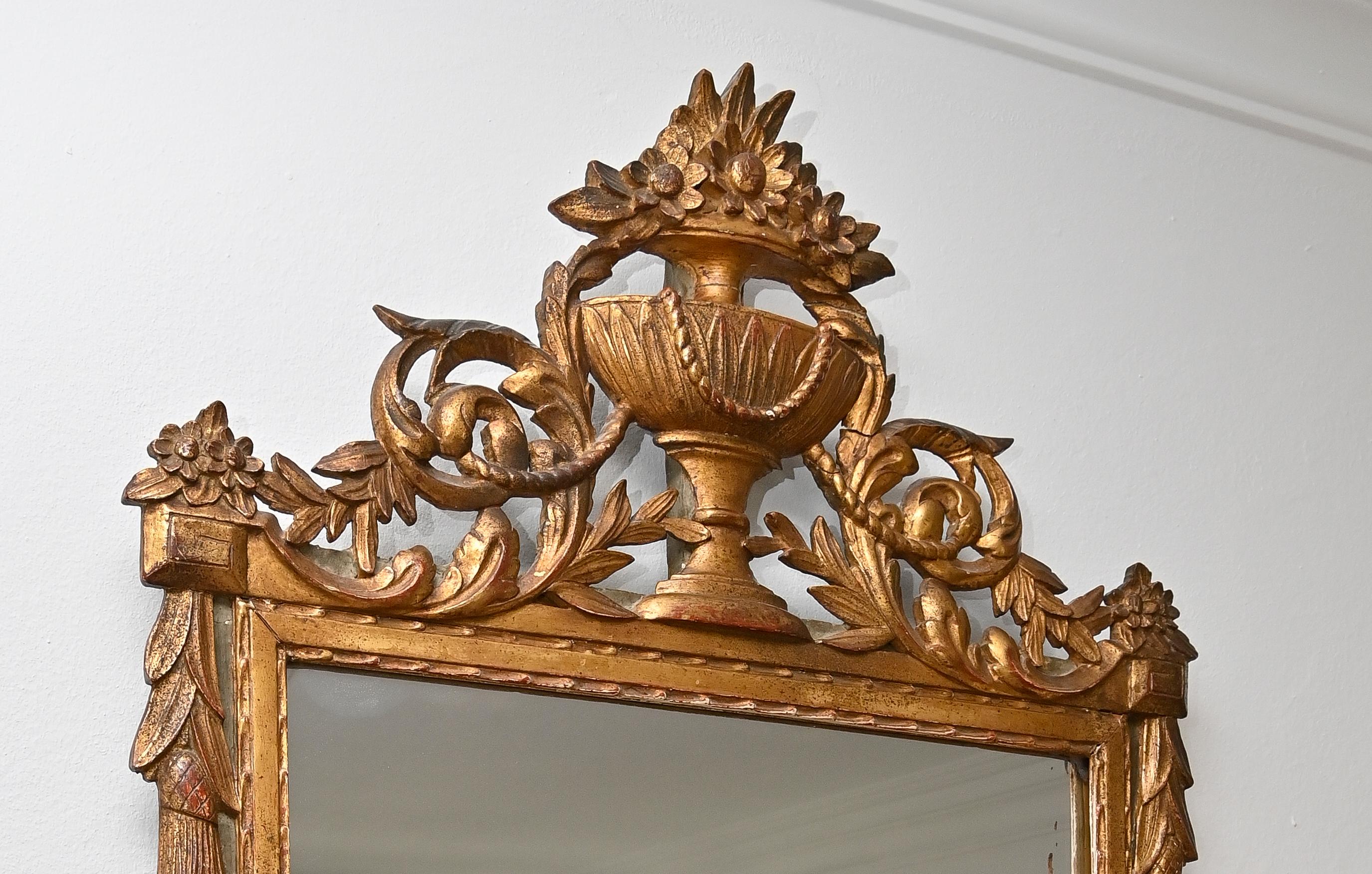 Französischer Spiegel, 18. Jahrhundert, Louis-Seize, vergoldetes Holz, geschnitztes Original-Spiegelglas im Zustand „Gut“ im Angebot in Epfach, DE