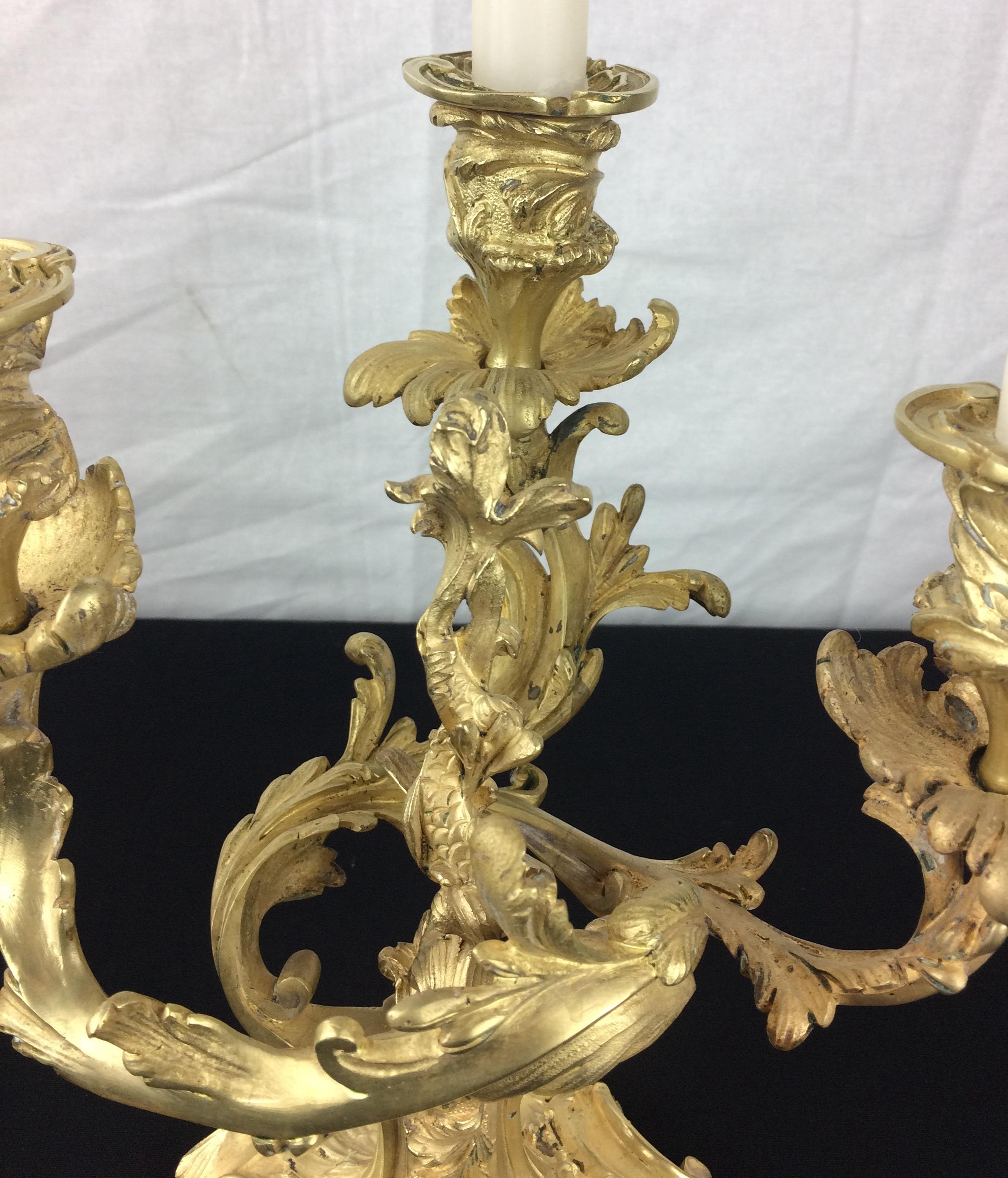 Doré Paire de candélabres en bronze doré du XIXe siècle, style Napoléon III  en vente