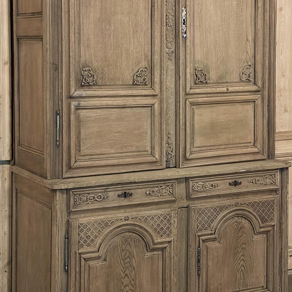 Buffet neoclassico francese del XVIII secolo a due corpi in Oak scortecciato in vendita 5