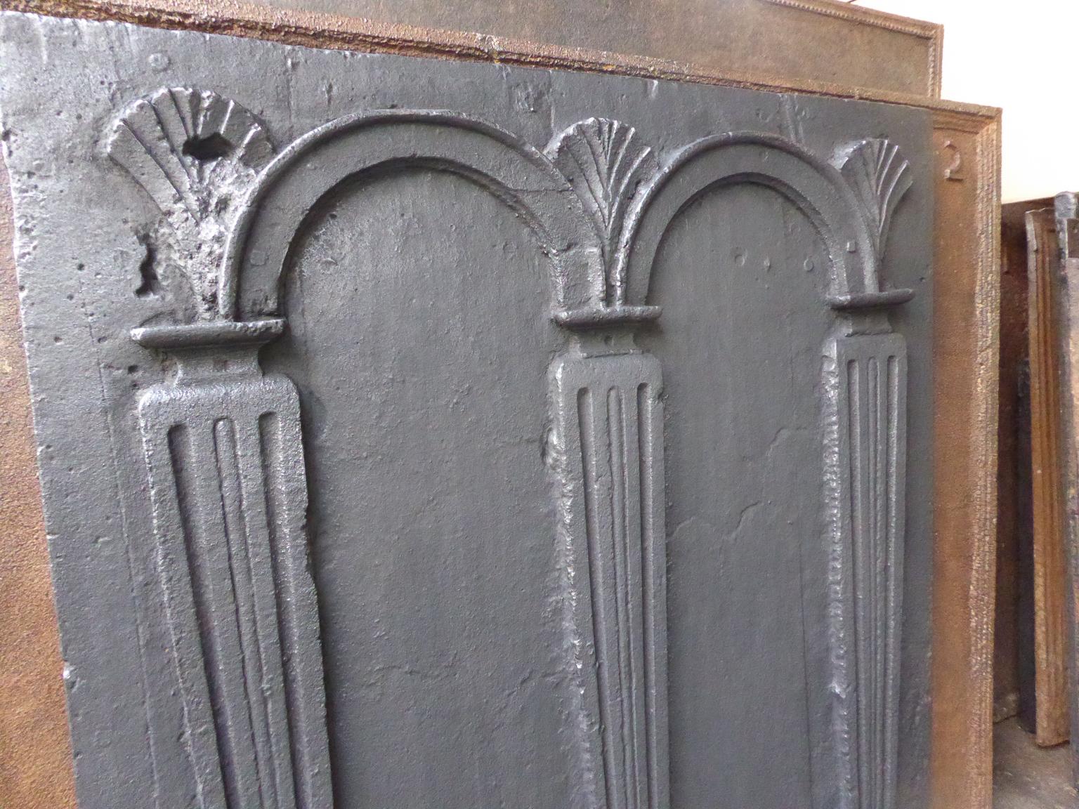 18th Century French Neoclassical Fireback In Good Condition In Amerongen, NL