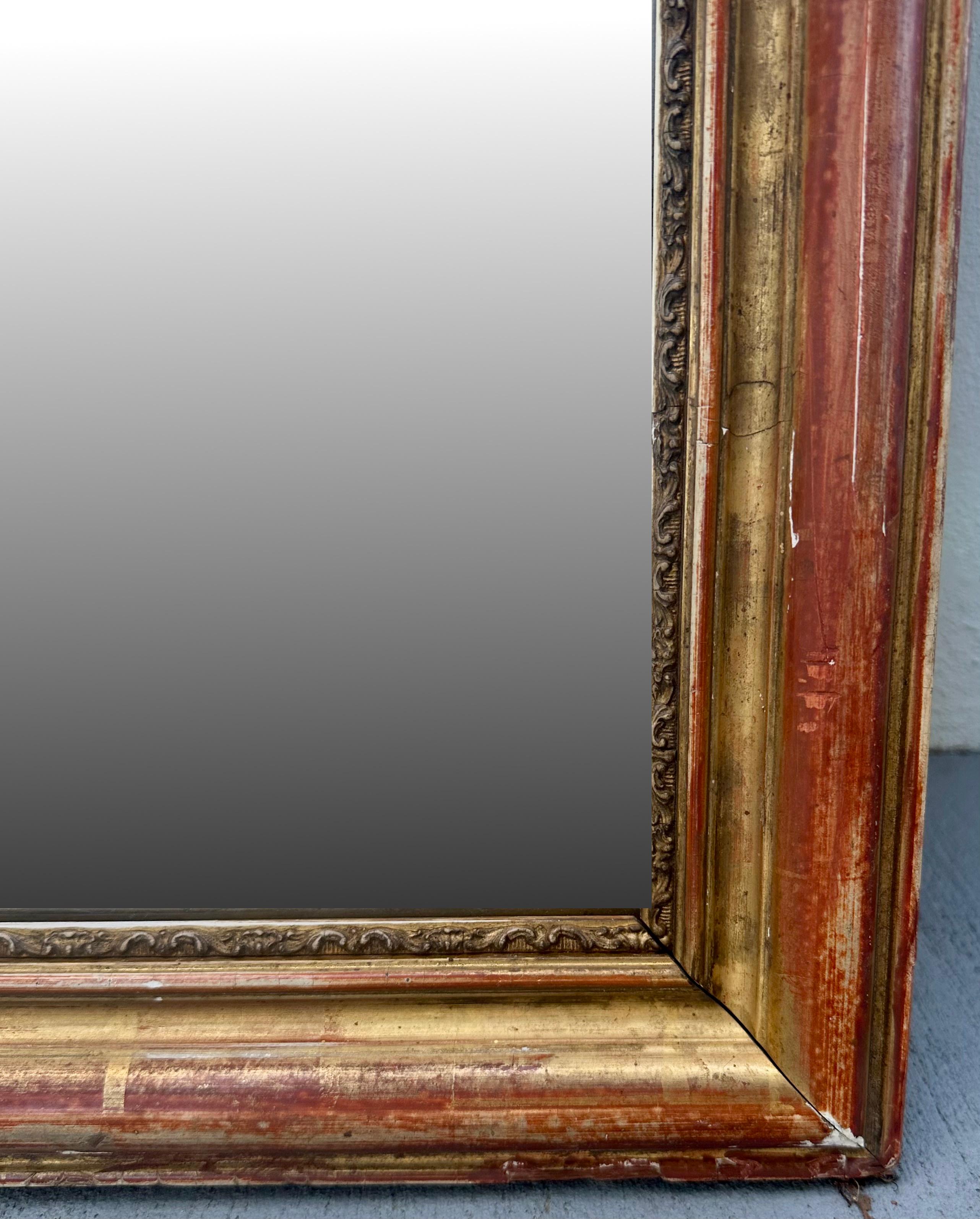 Dorato Specchio da parete a pannello diviso di grandi dimensioni in stile neoclassico francese del XVIII secolo. in vendita