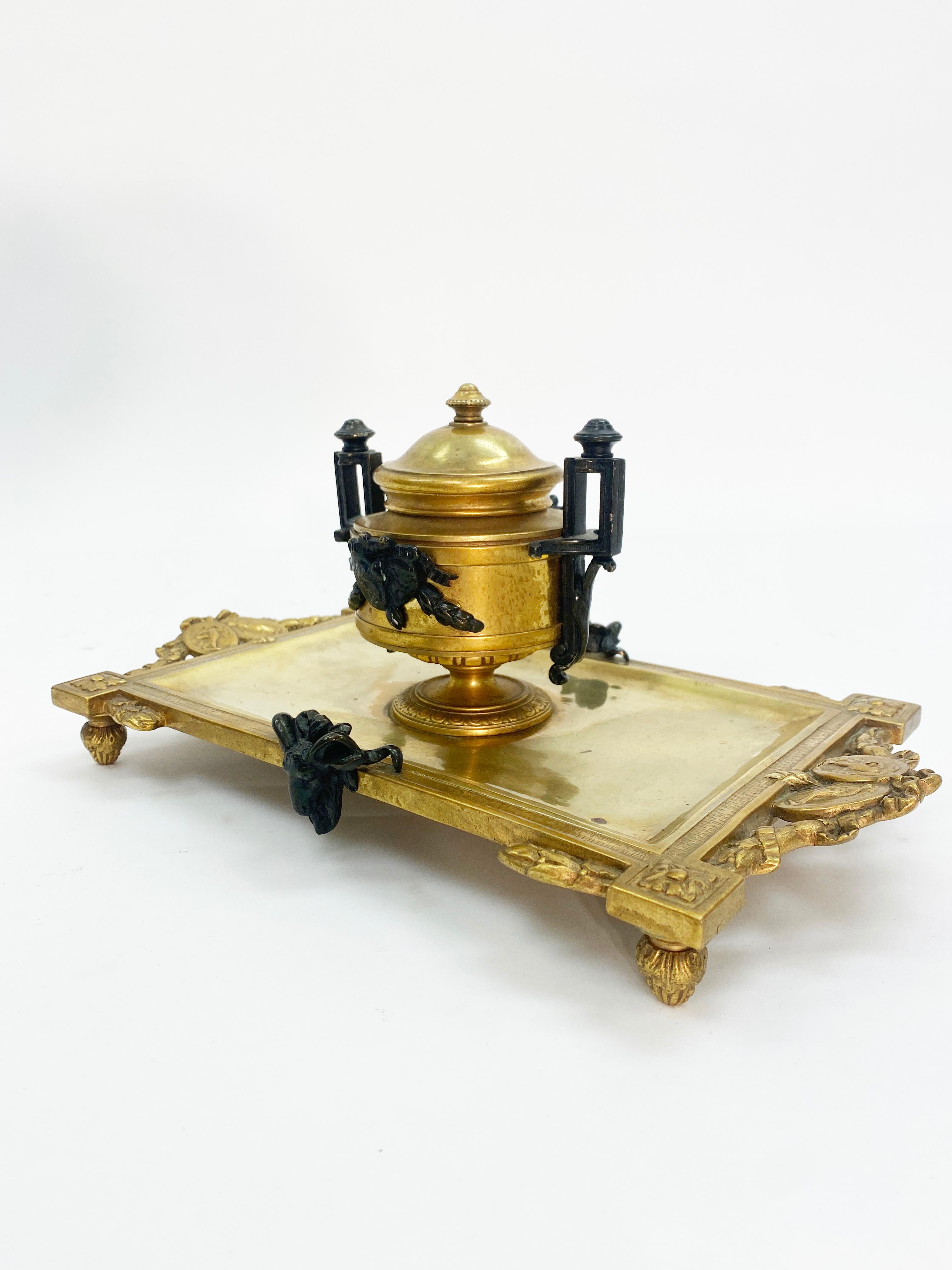 18th Century French Neoclassical Manner Bronze Inkwell For Sale 4