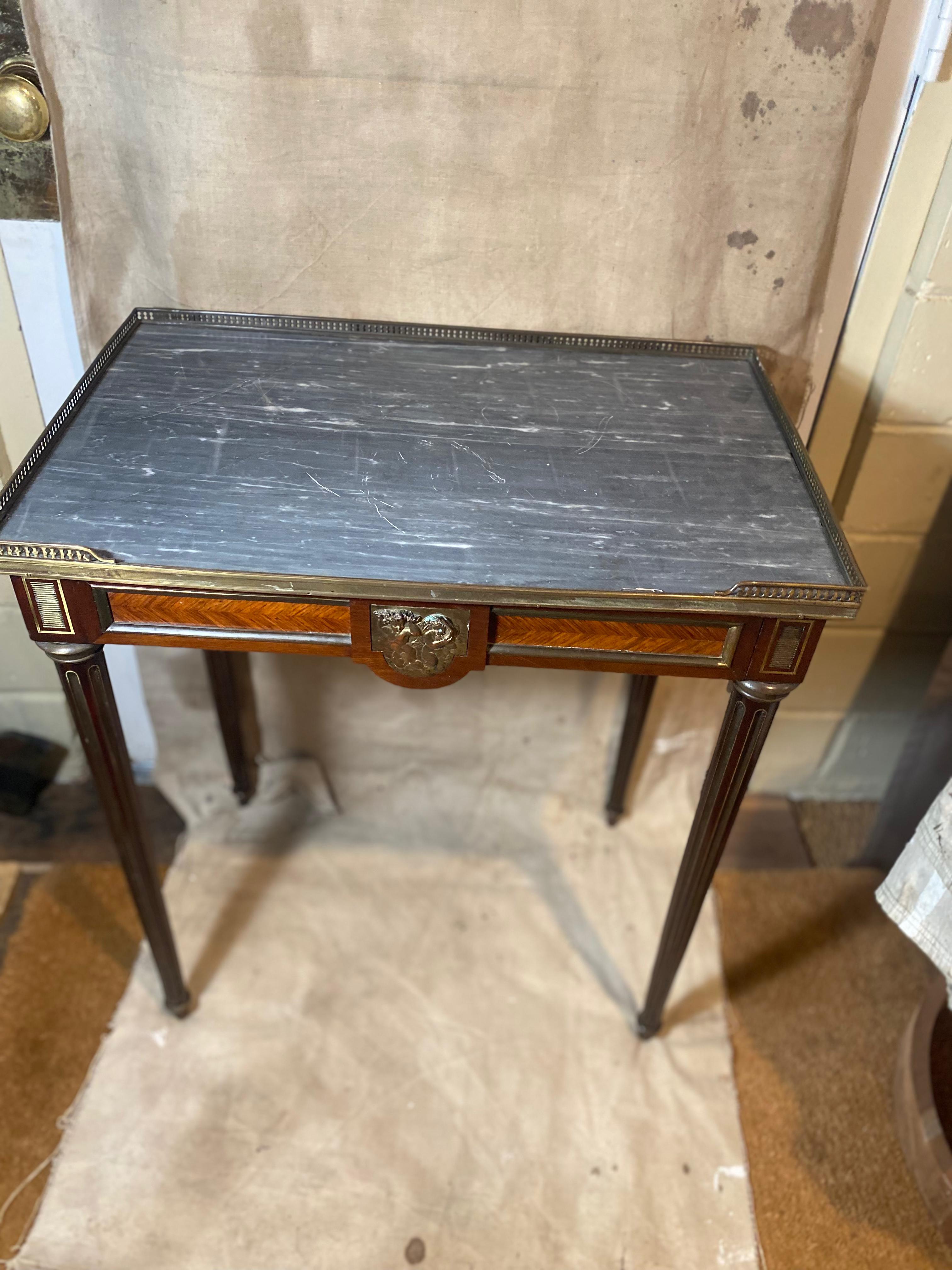 18th Century French Neoclassical Side Table In Good Condition For Sale In Los Angeles, CA