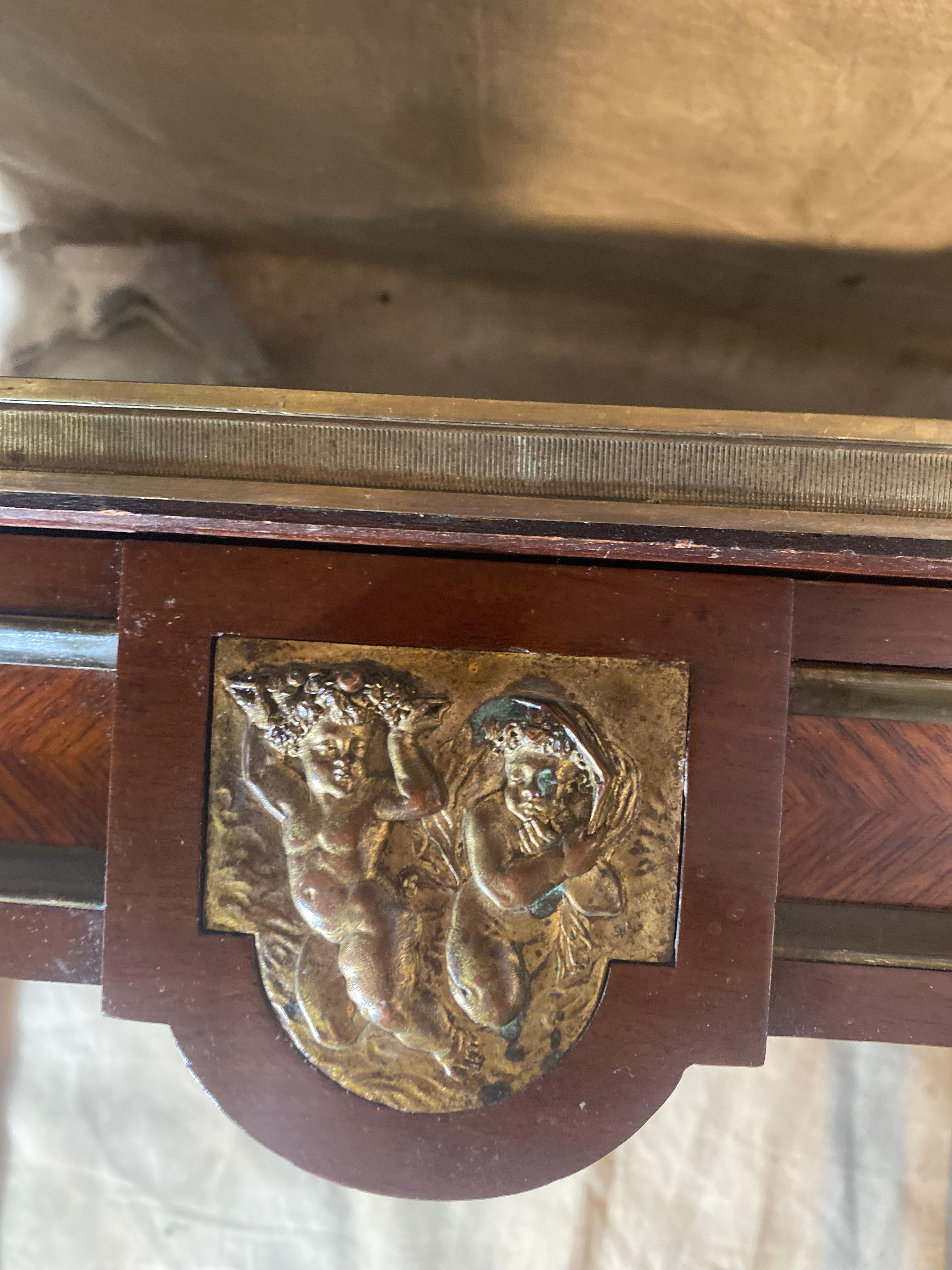 Marbre Table d'appoint néoclassique française du XVIIIe siècle en vente