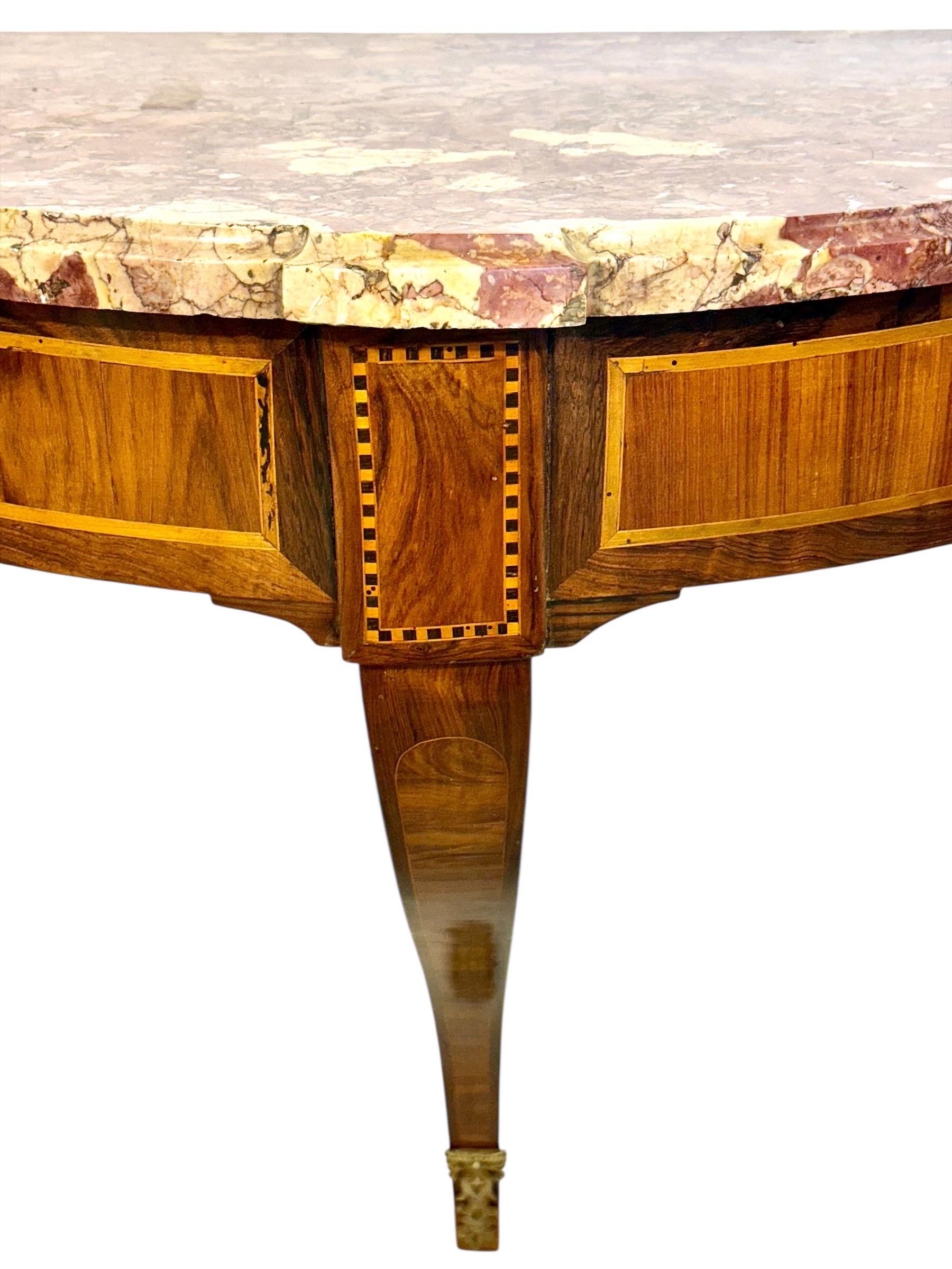 Console murale néoclassique française du XVIIIe siècle avec plateau en marbre en vente 5