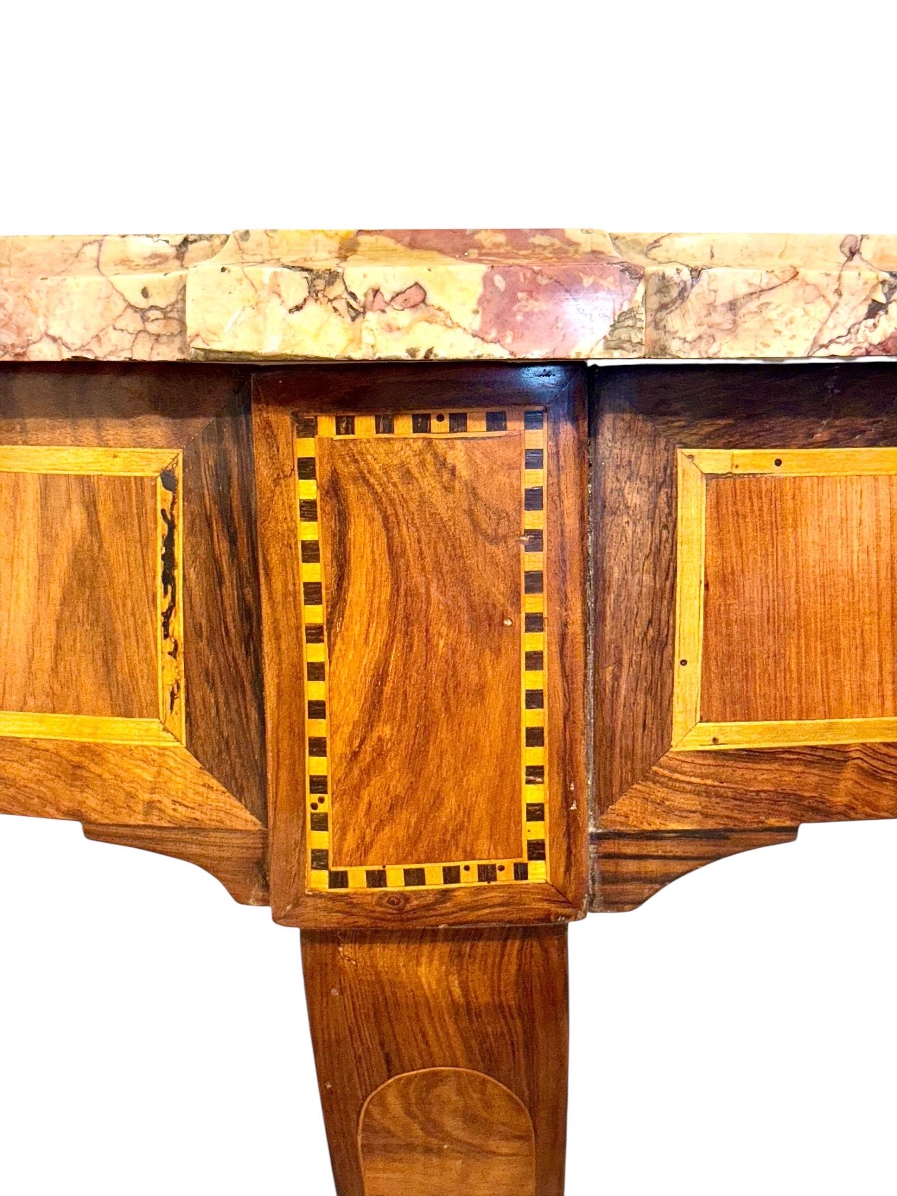 Français Console murale néoclassique française du XVIIIe siècle avec plateau en marbre en vente
