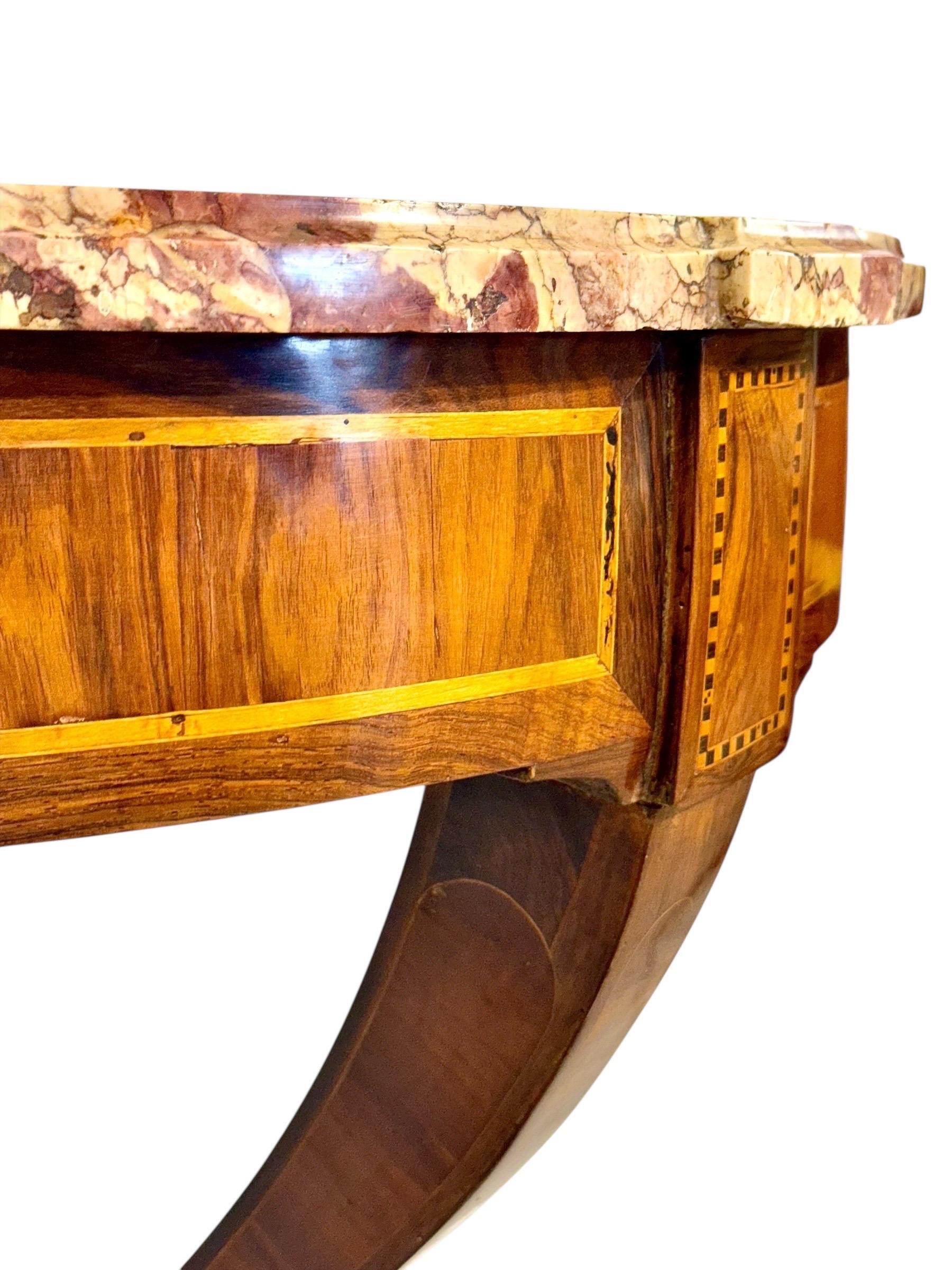 Incrusté Console murale néoclassique française du XVIIIe siècle avec plateau en marbre en vente