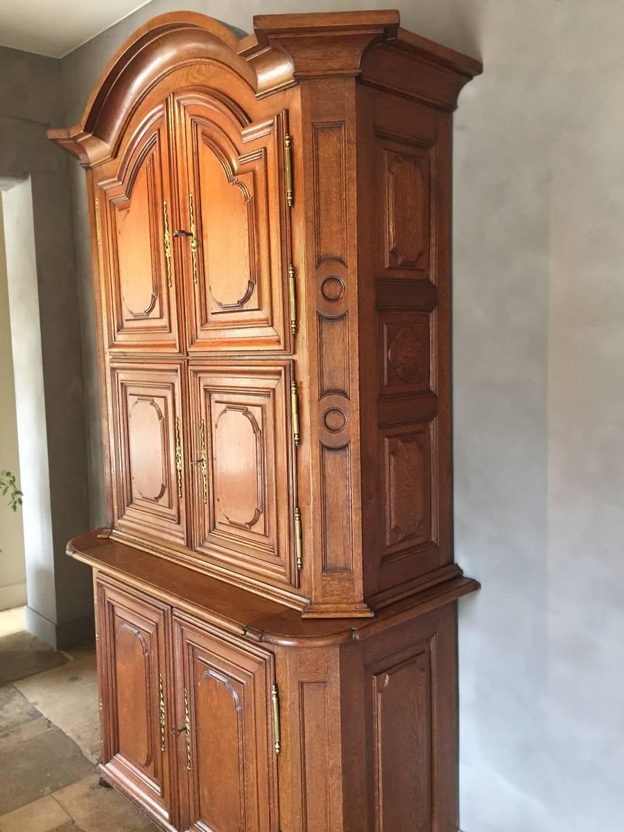 18th Century French Oak Buffet Cupboard Sideboard In Excellent Condition For Sale In Vosselaar, BE