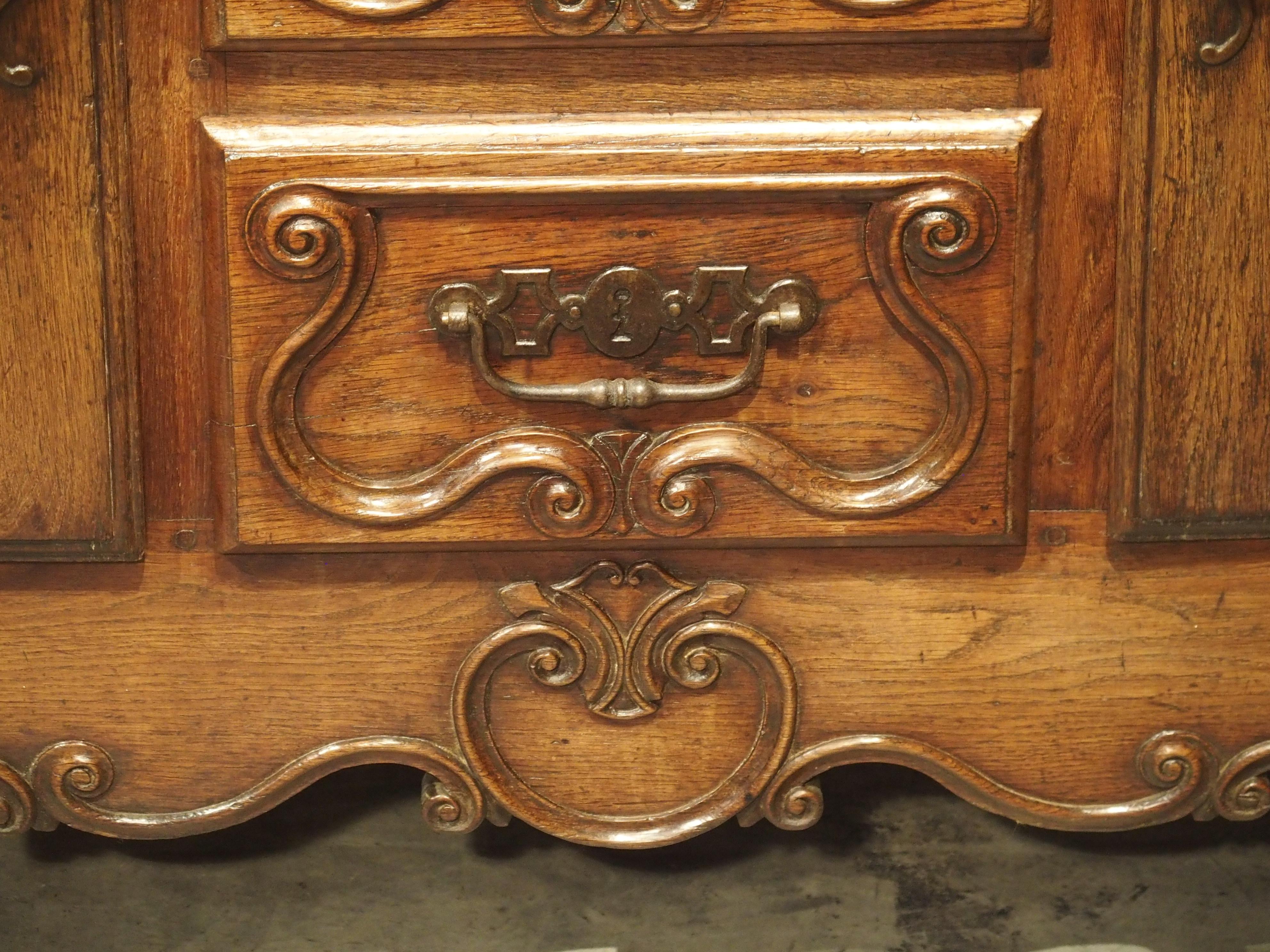 18th Century French Oak Buffet with Center Drawers from Lorraine 4