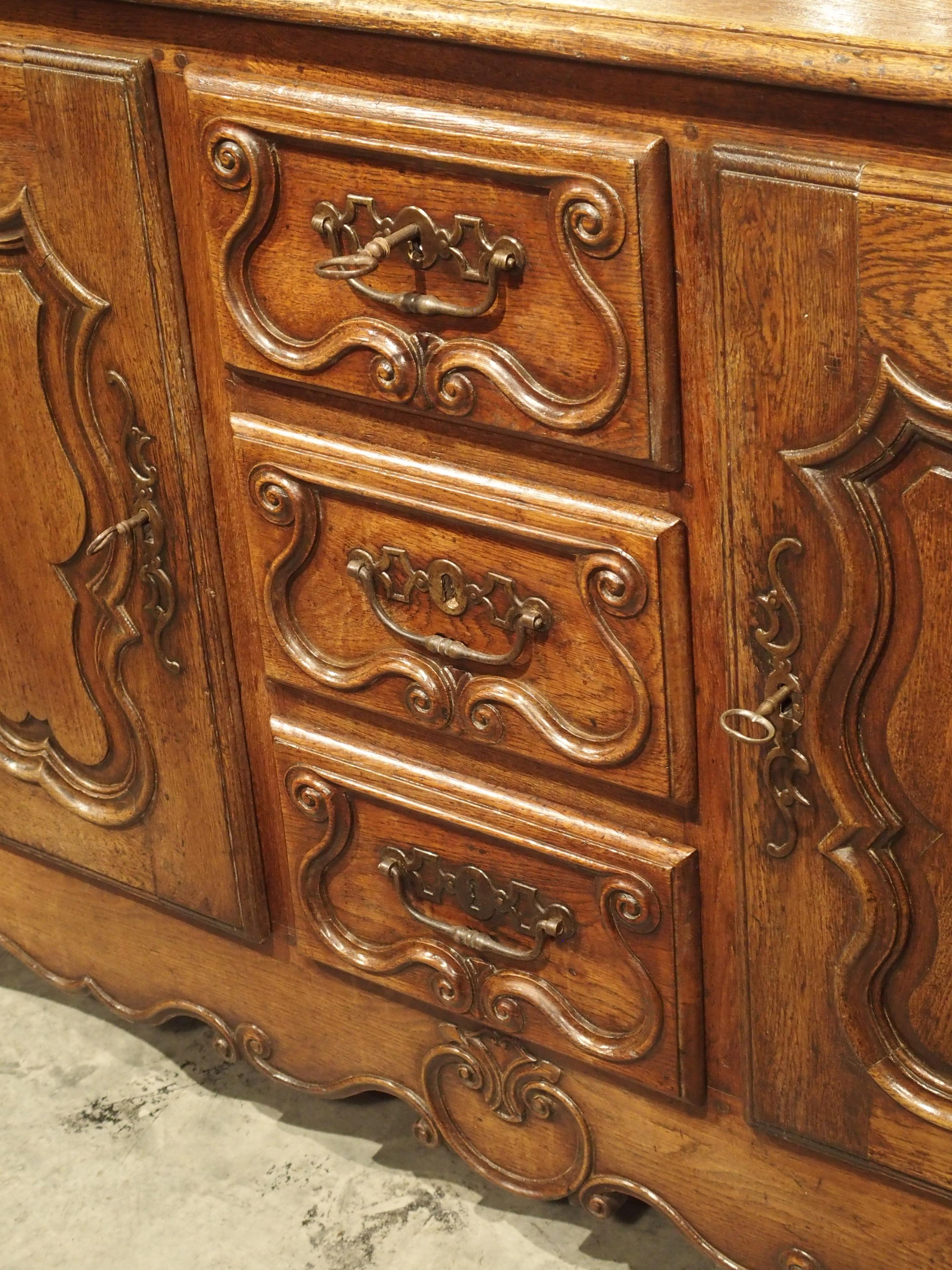 18th Century French Oak Buffet with Center Drawers from Lorraine 4
