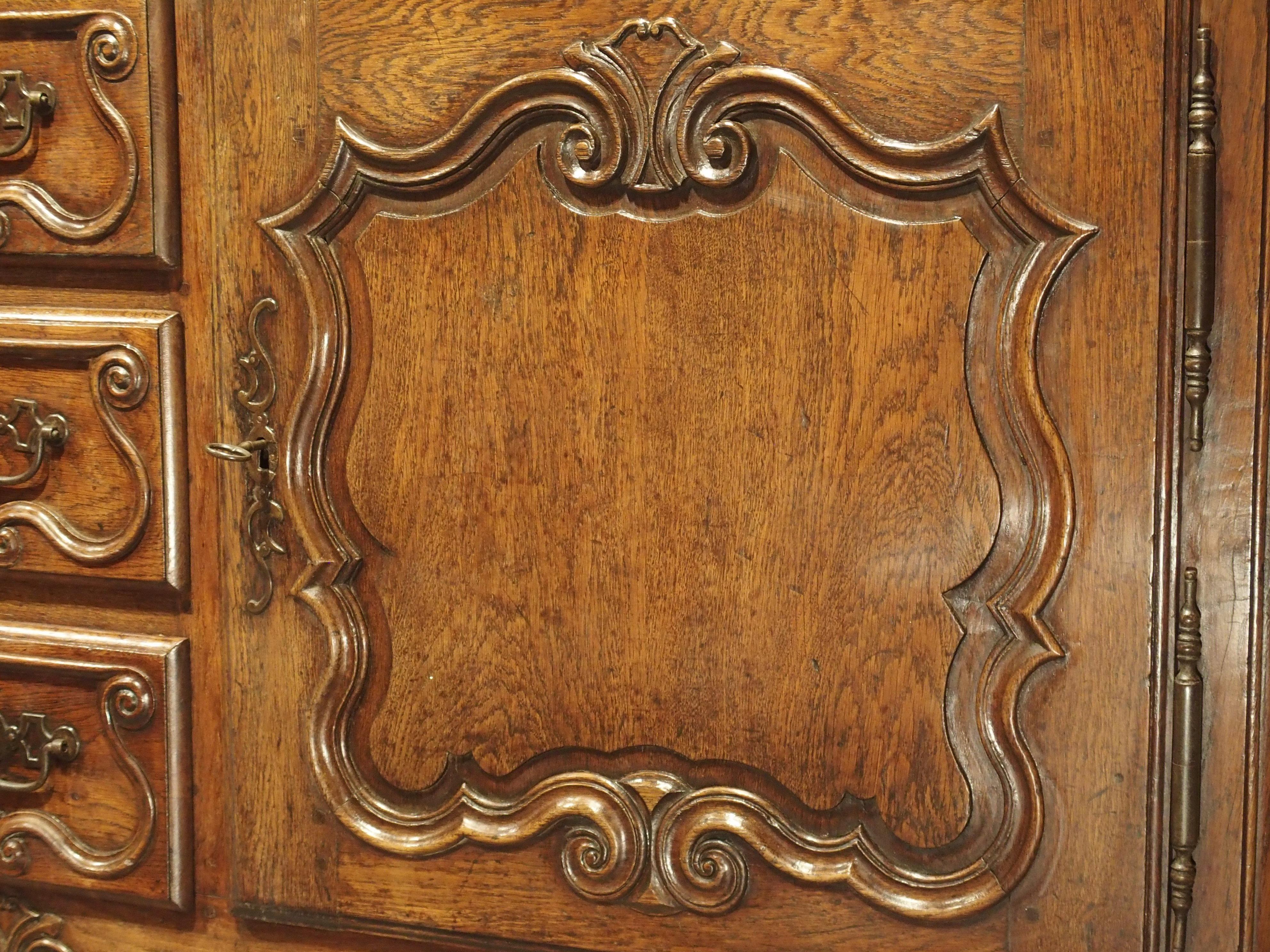 18th Century French Oak Buffet with Center Drawers from Lorraine 6