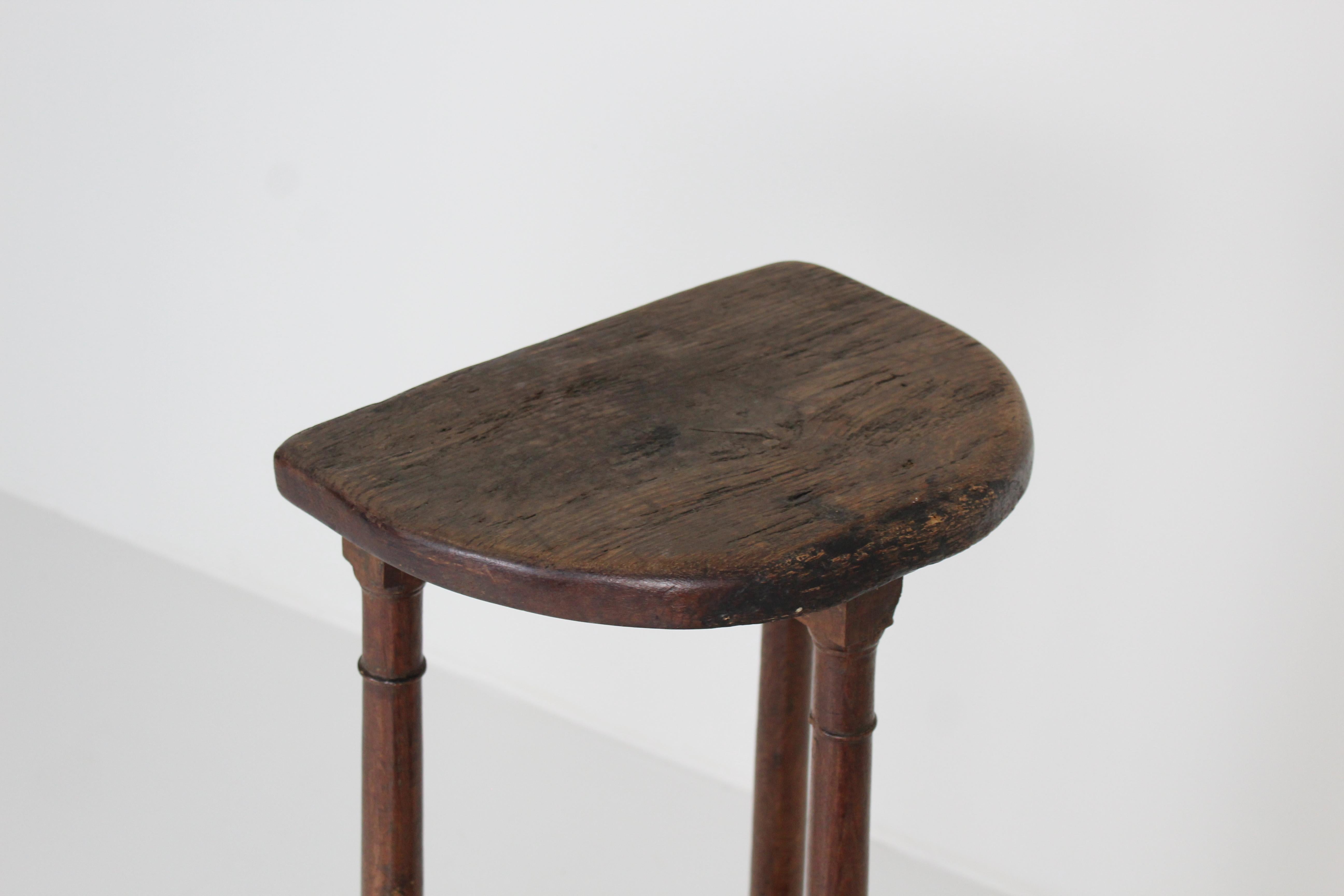 Taburete cantor francés de roble del siglo XVIII en venta 4