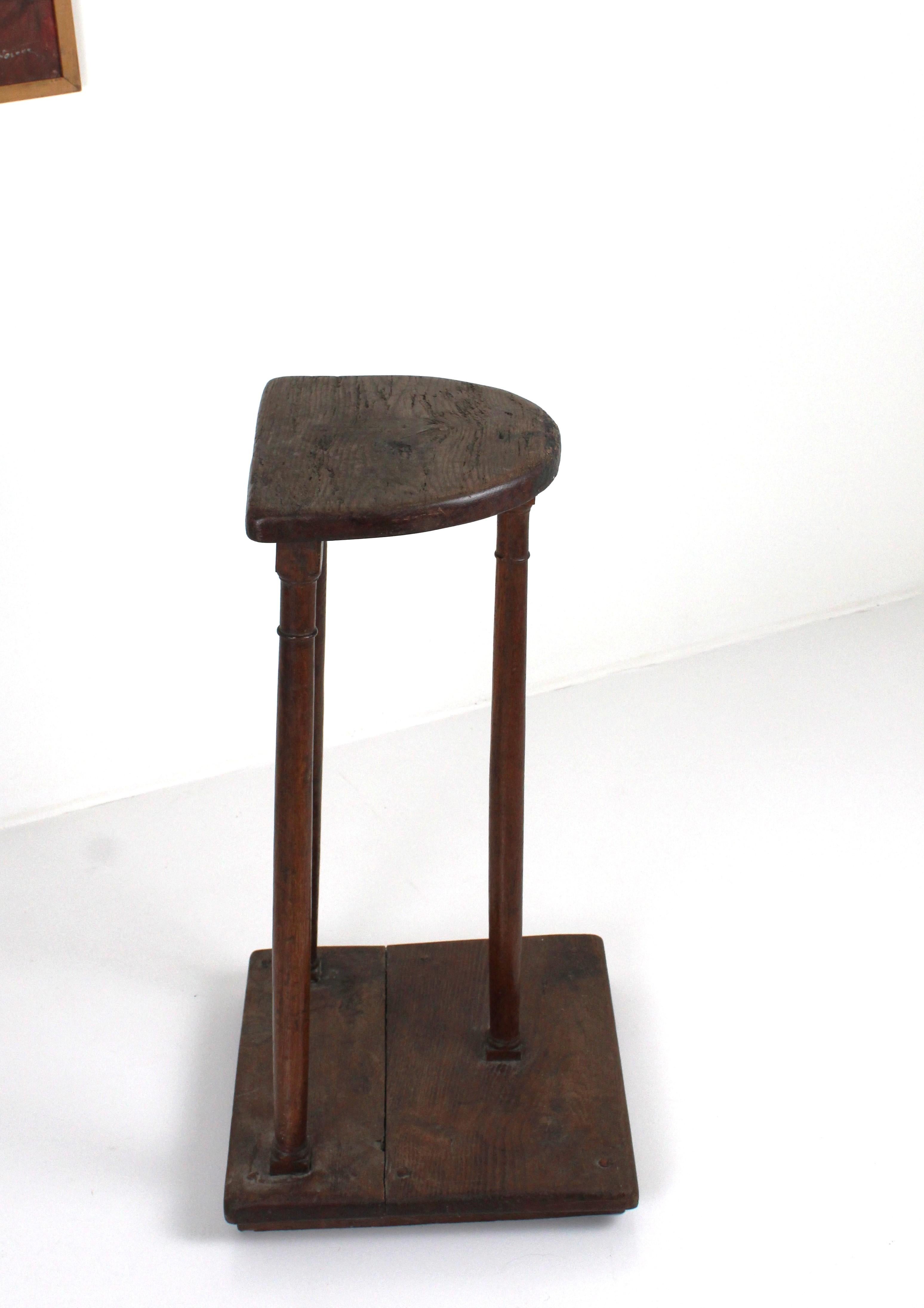 Taburete cantor francés de roble del siglo XVIII en venta 11