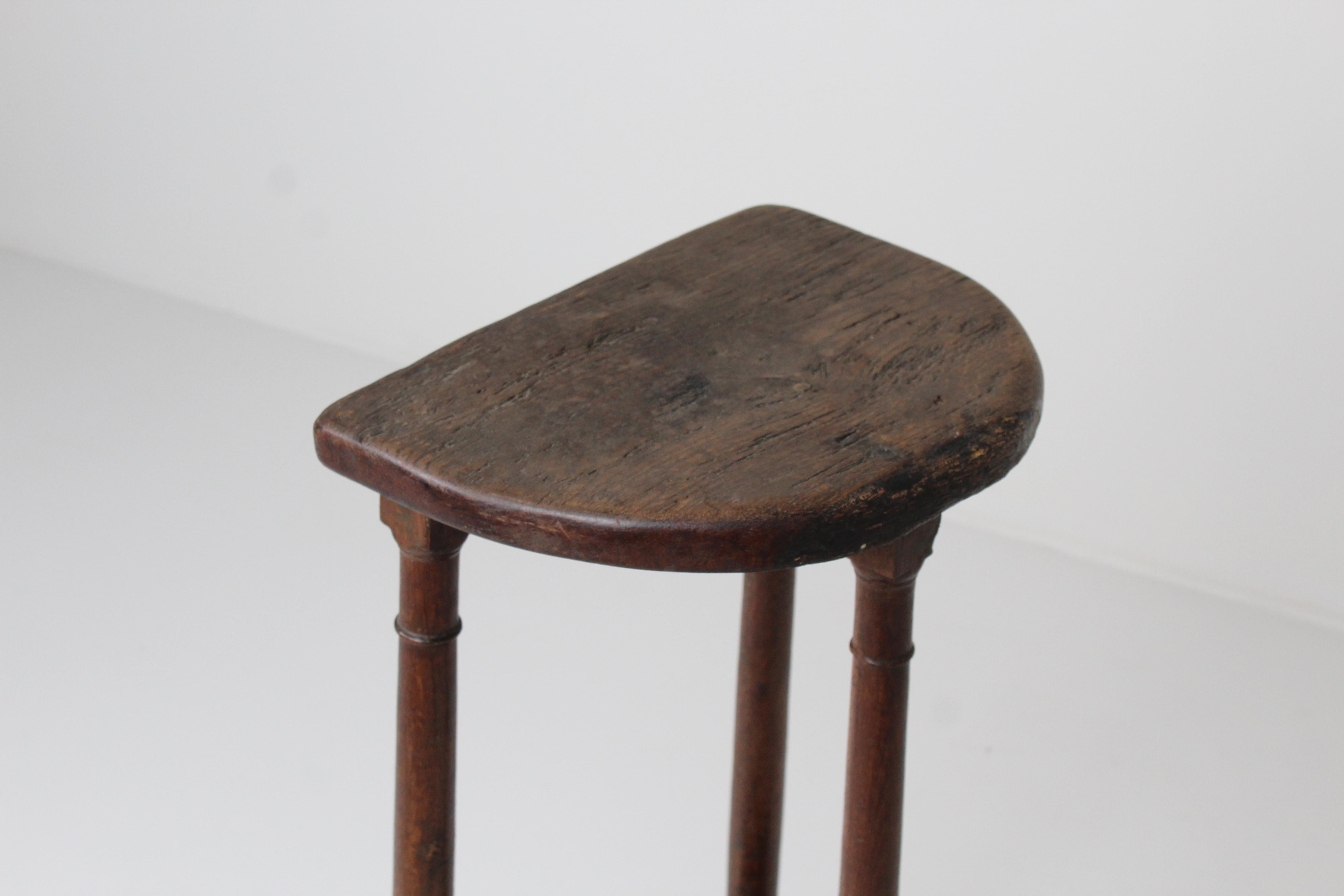 Taburete cantor francés de roble del siglo XVIII en venta 13