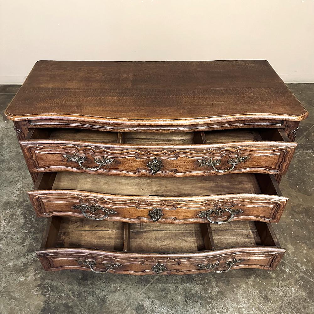 18th Century French Oak Commode In Good Condition For Sale In Dallas, TX
