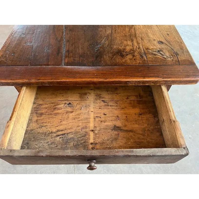 Mesa de granja / mesa de comedor francesa de roble del siglo XVIII Hecho a mano en venta