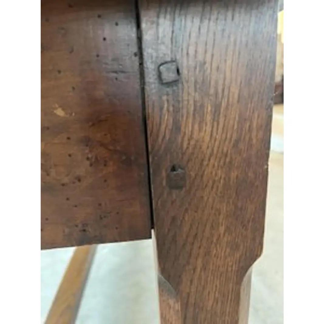 Mesa de granja / mesa de comedor francesa de roble del siglo XVIII en venta 1