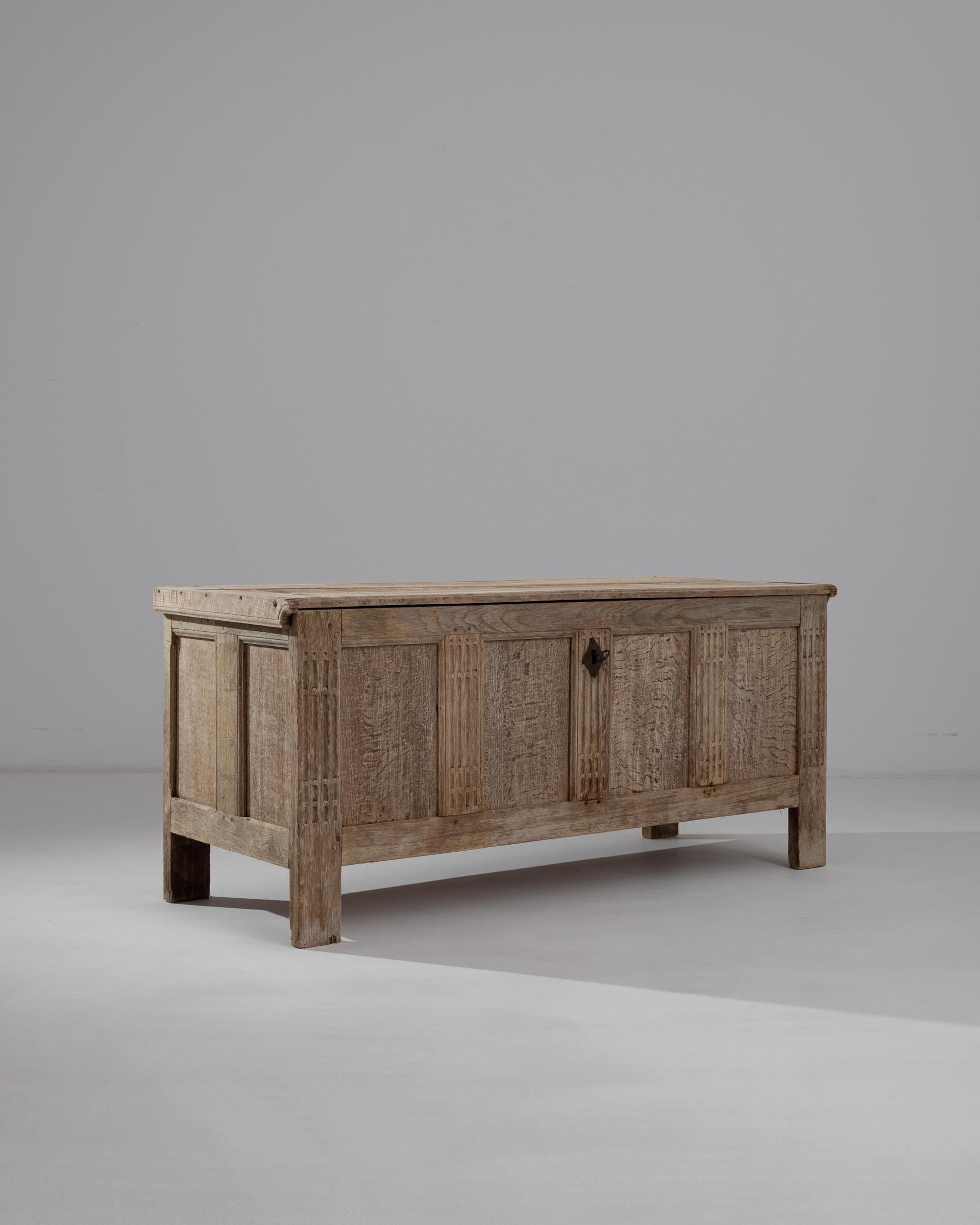 18th Century French Oak Trunk In Good Condition In High Point, NC