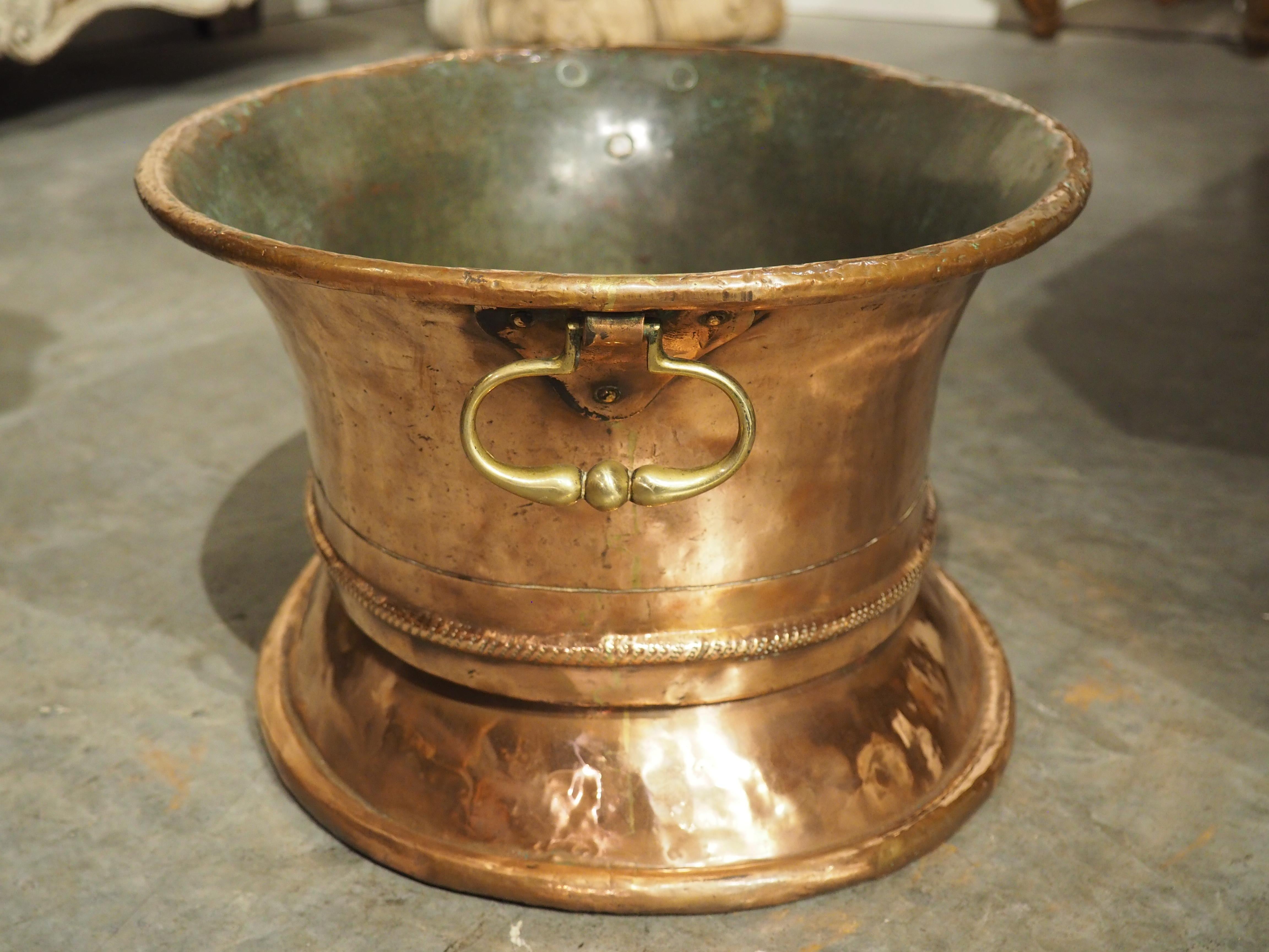 18th Century French Oval Copper Rafraîchissoir or Wine Bottle Cooler For Sale 4