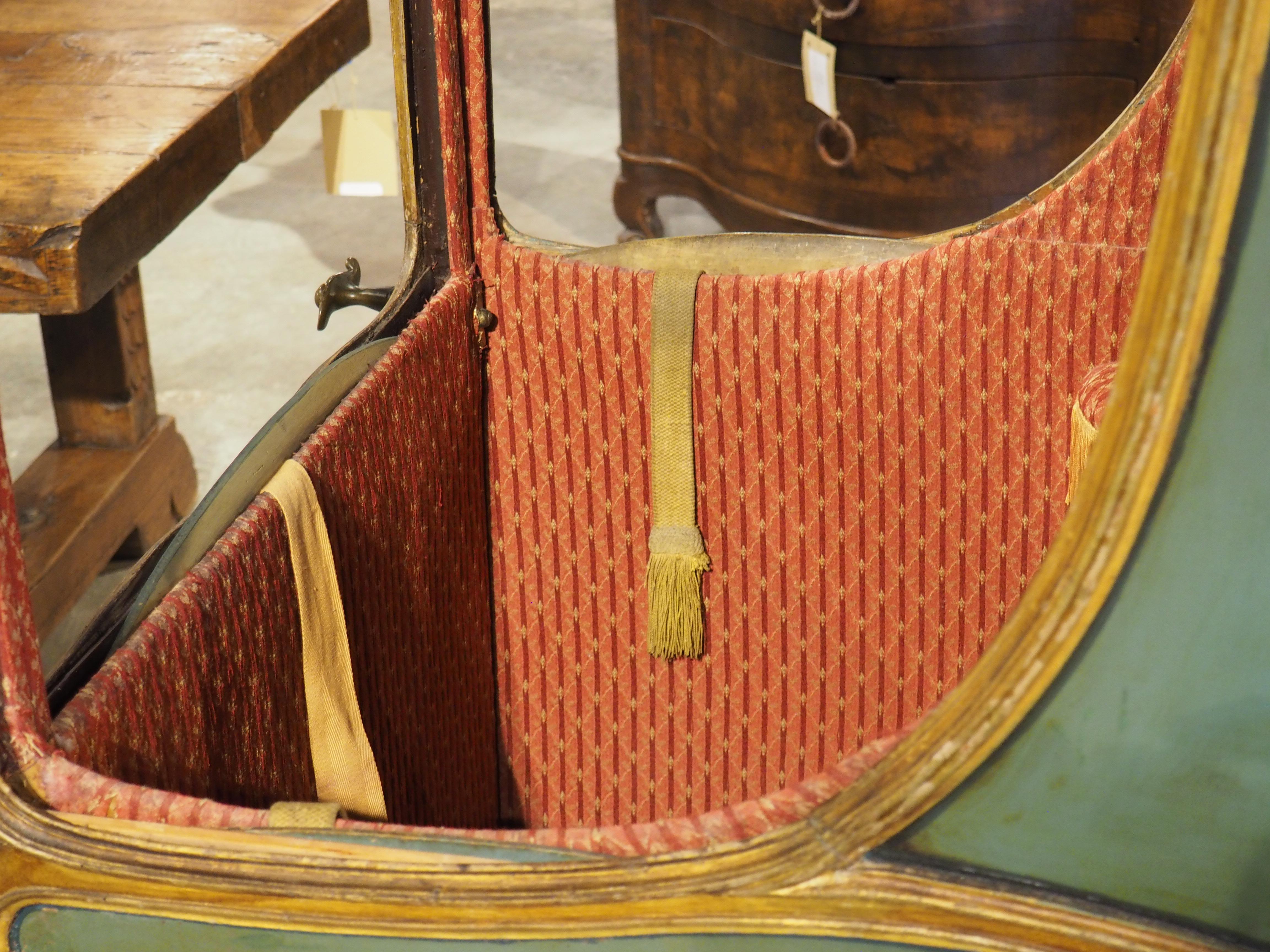 18th Century French Painted and Gilded Chaise à Porteurs, Sedan Chair 10