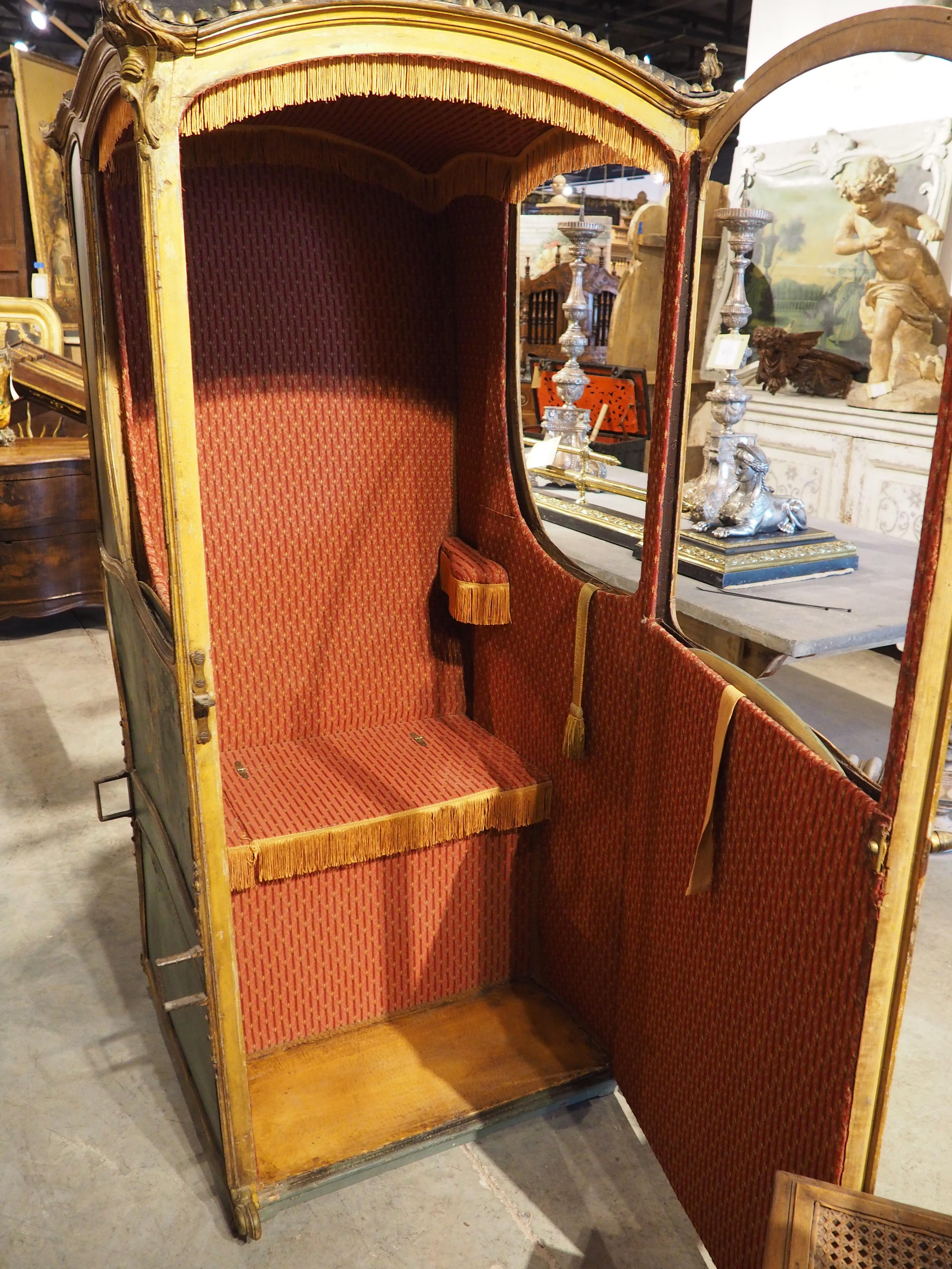 18th Century French Painted and Gilded Chaise à Porteurs, Sedan Chair 11