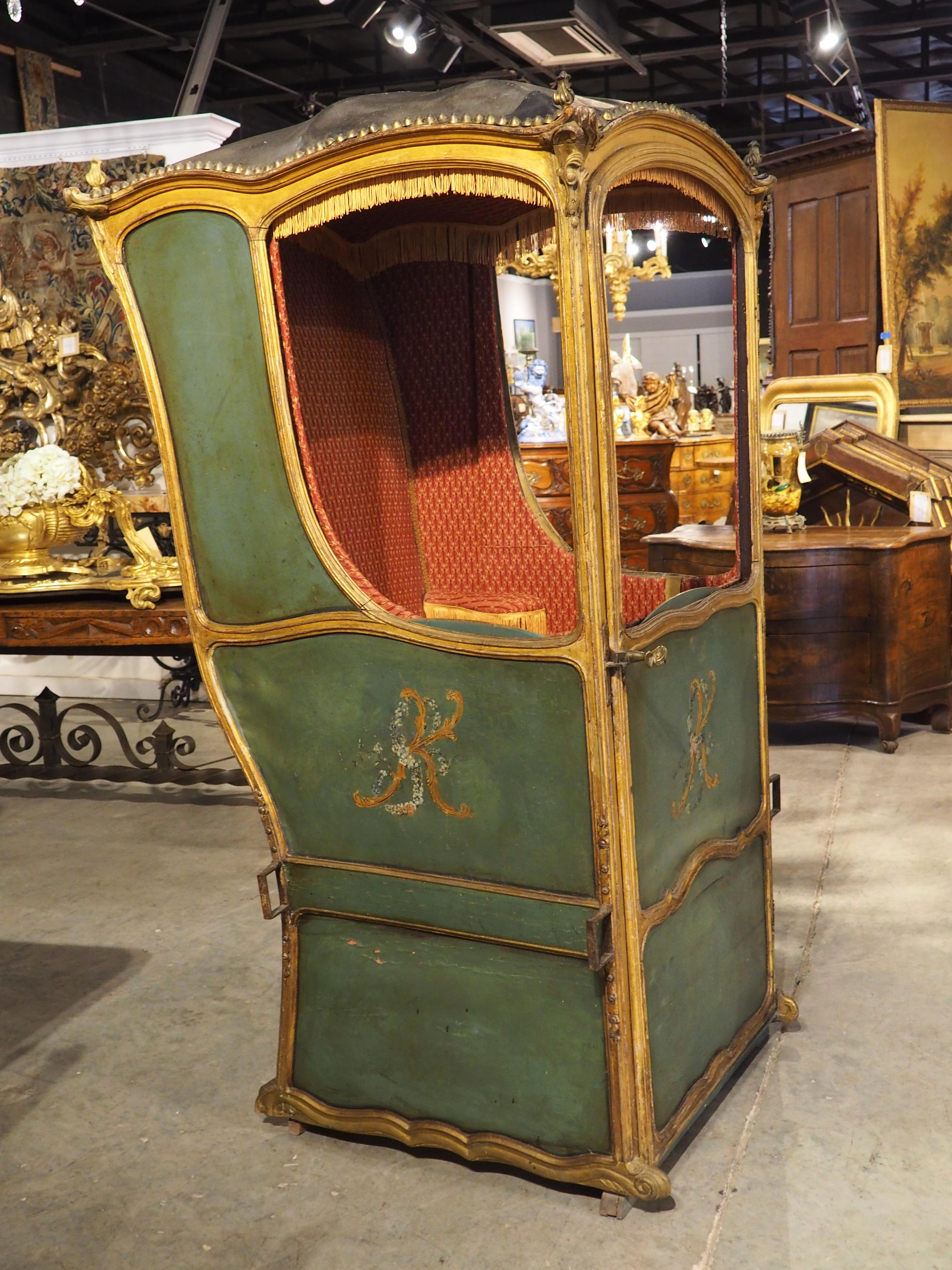 18th Century and Earlier 18th Century French Painted and Gilded Chaise à Porteurs, Sedan Chair