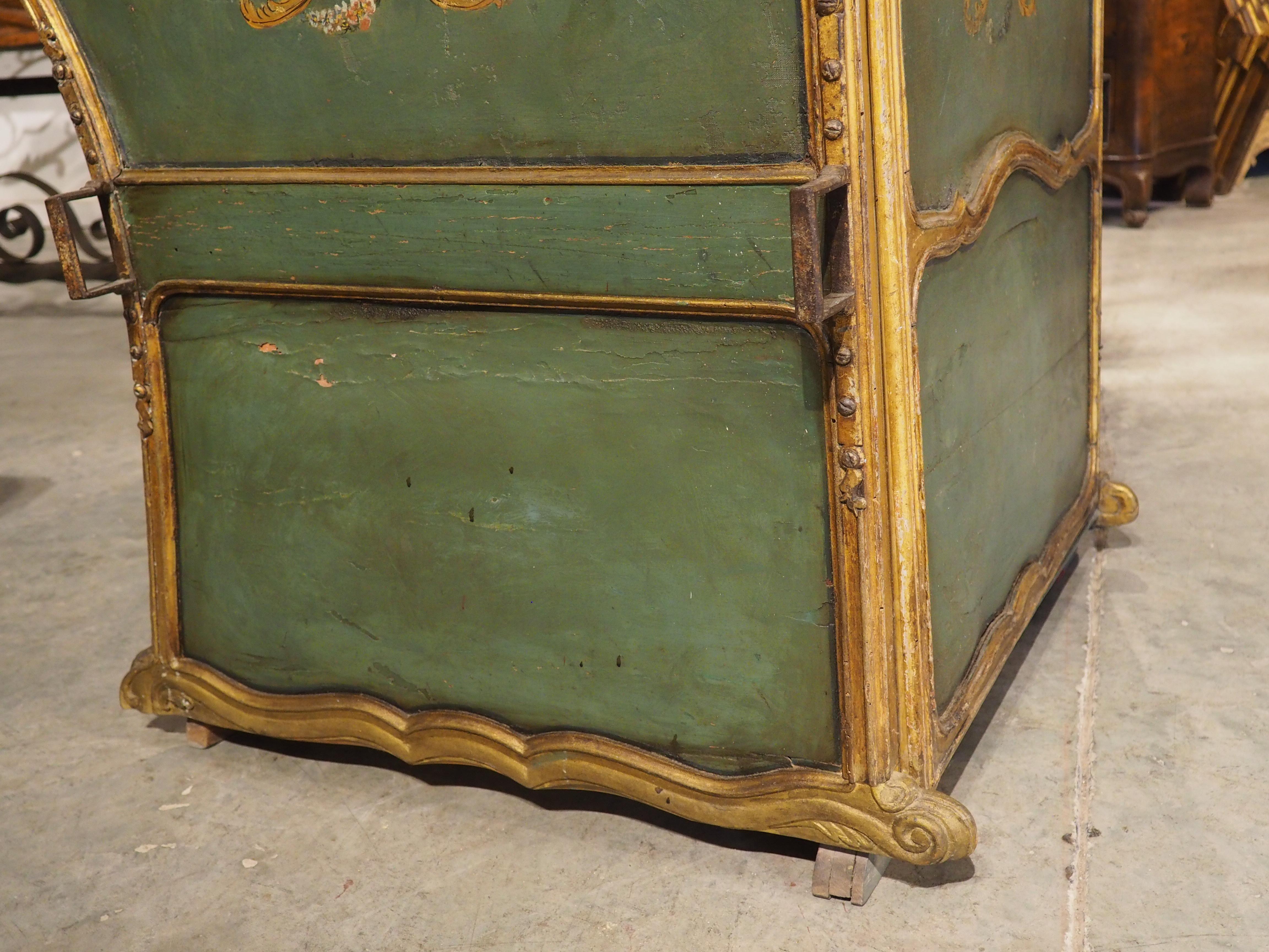 18th Century French Painted and Gilded Chaise à Porteurs, Sedan Chair 1