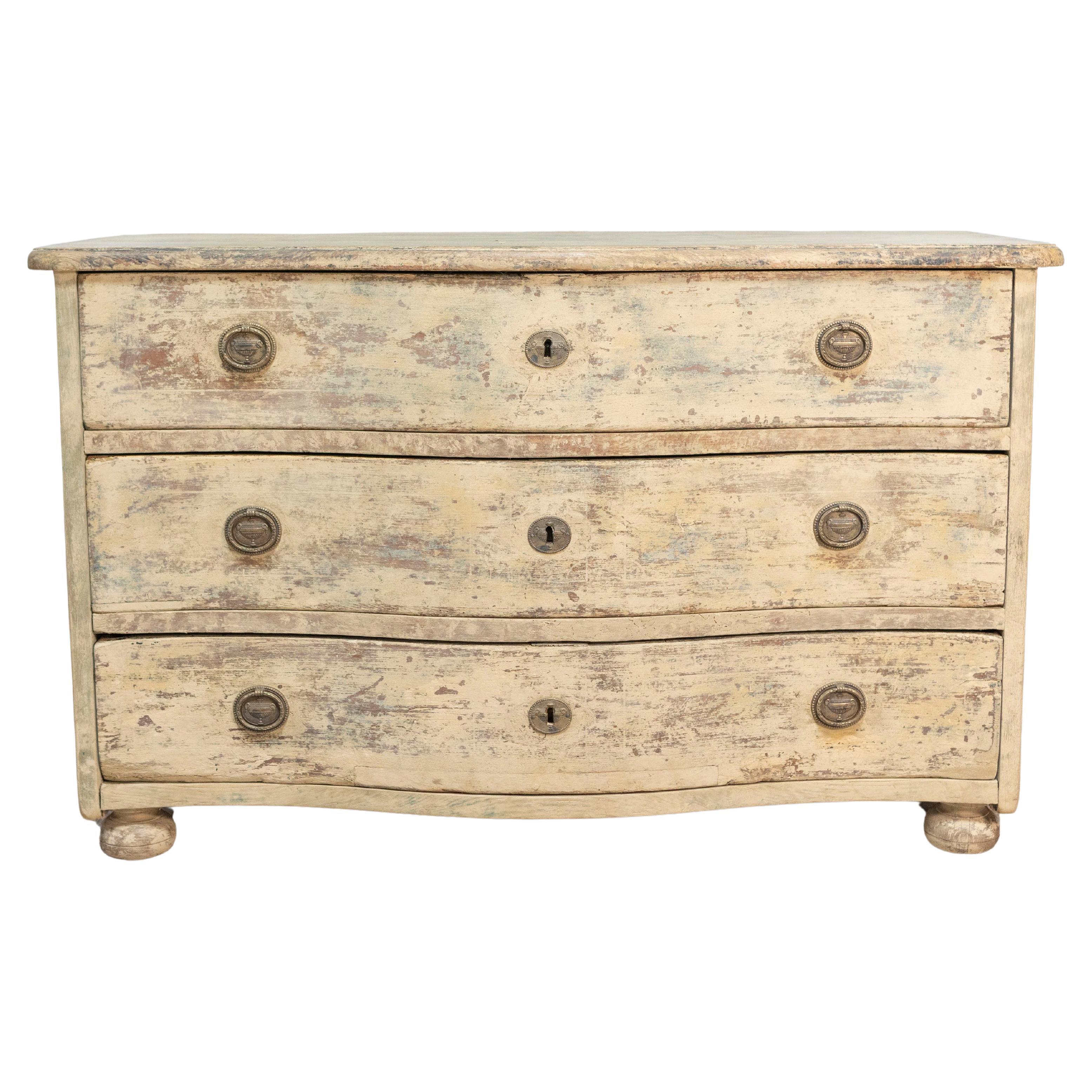 Commode dipinta francese del XVIII secolo, circa 1760
