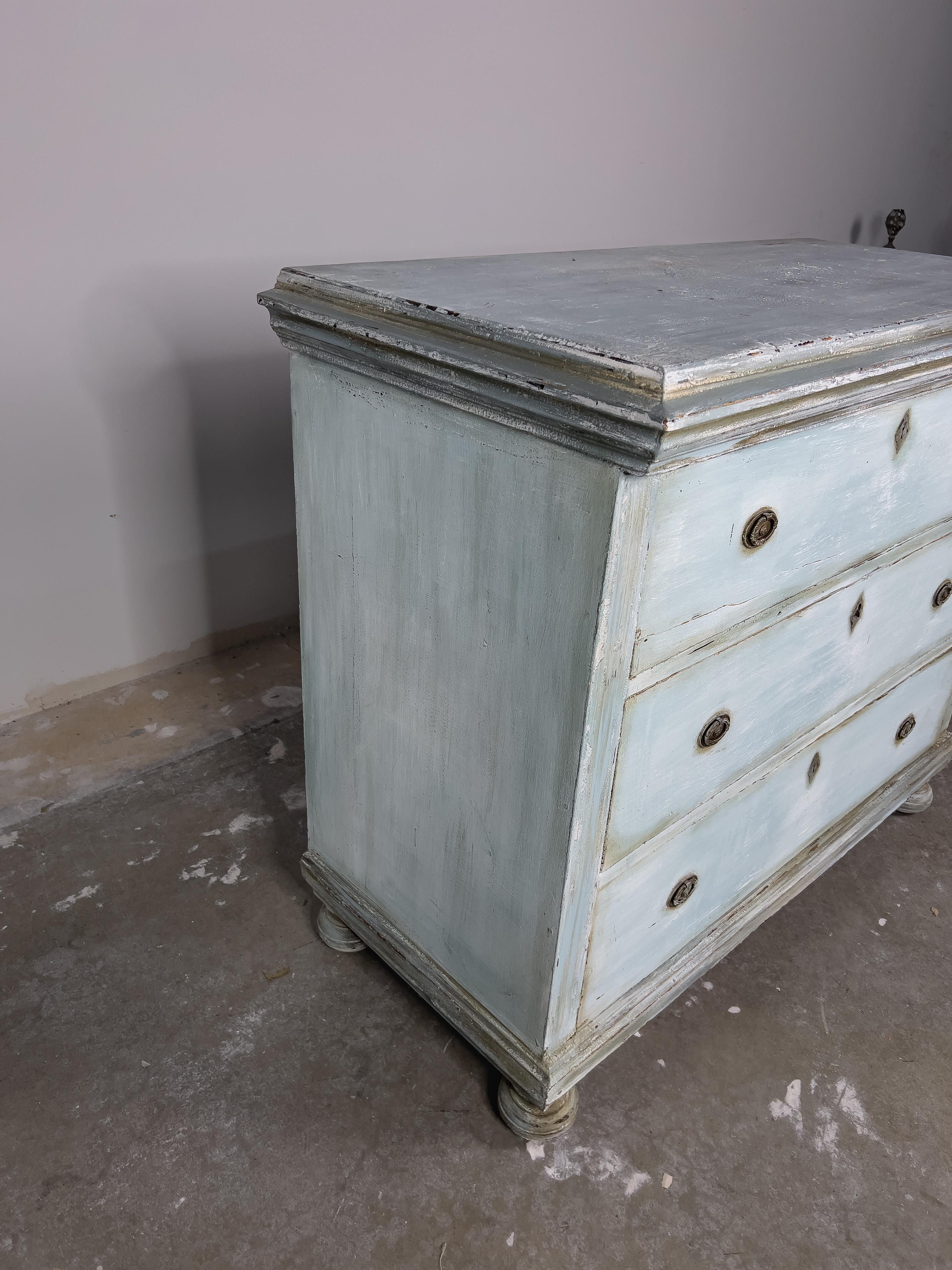 18th Century French Painted Commode For Sale 1