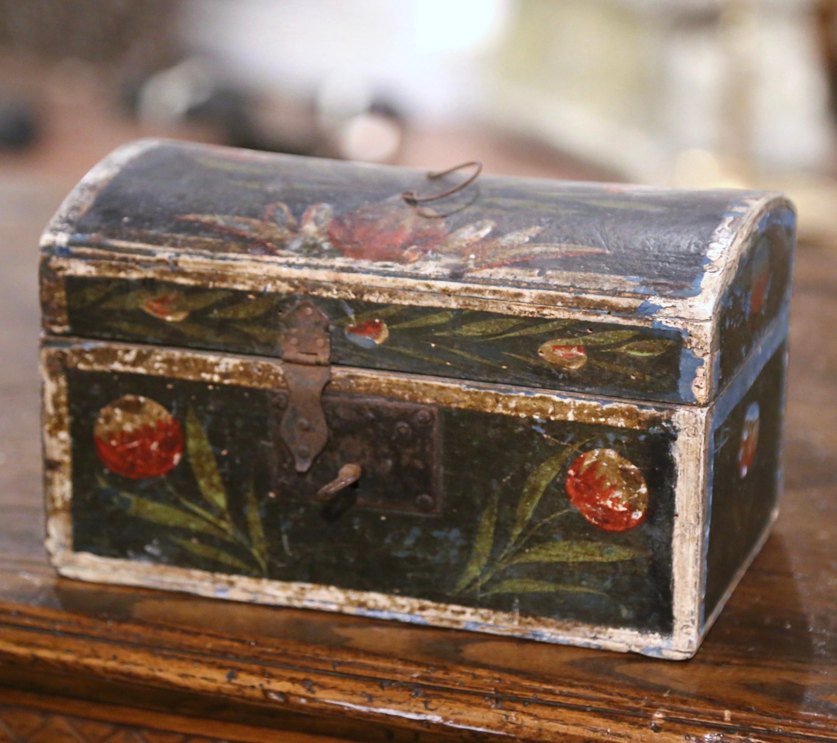 18th Century French Painted Wedding Box with Foliage Motifs from Normandy In Excellent Condition In Dallas, TX