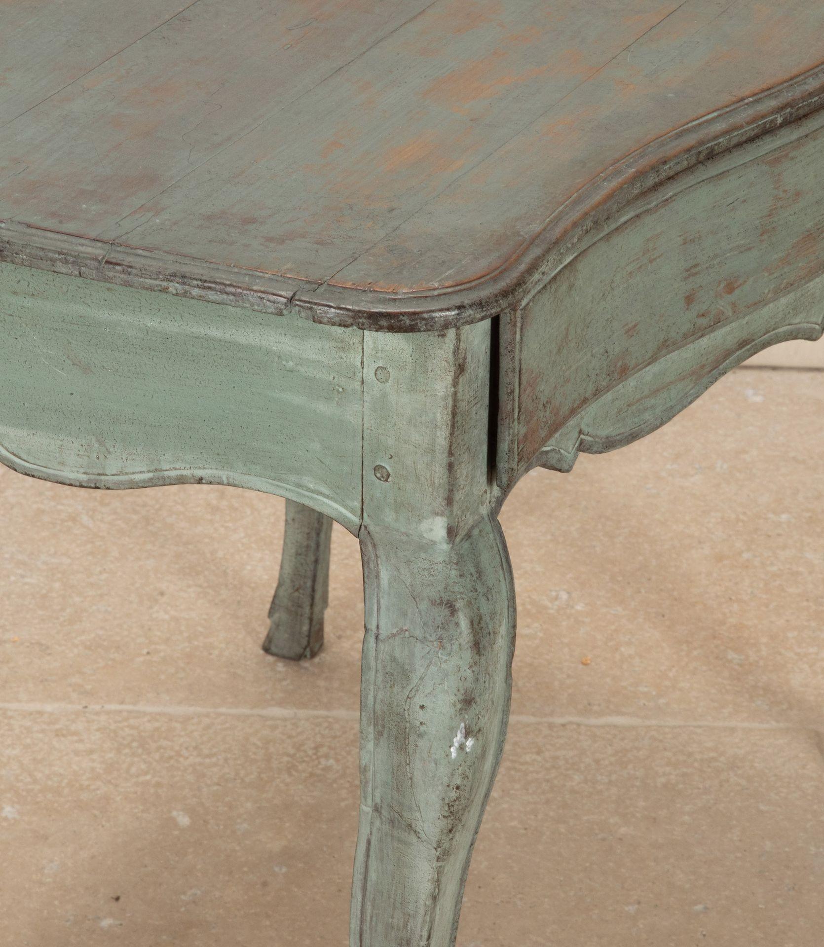 Table à écrire peinte du XVIIIe siècle en vente 1