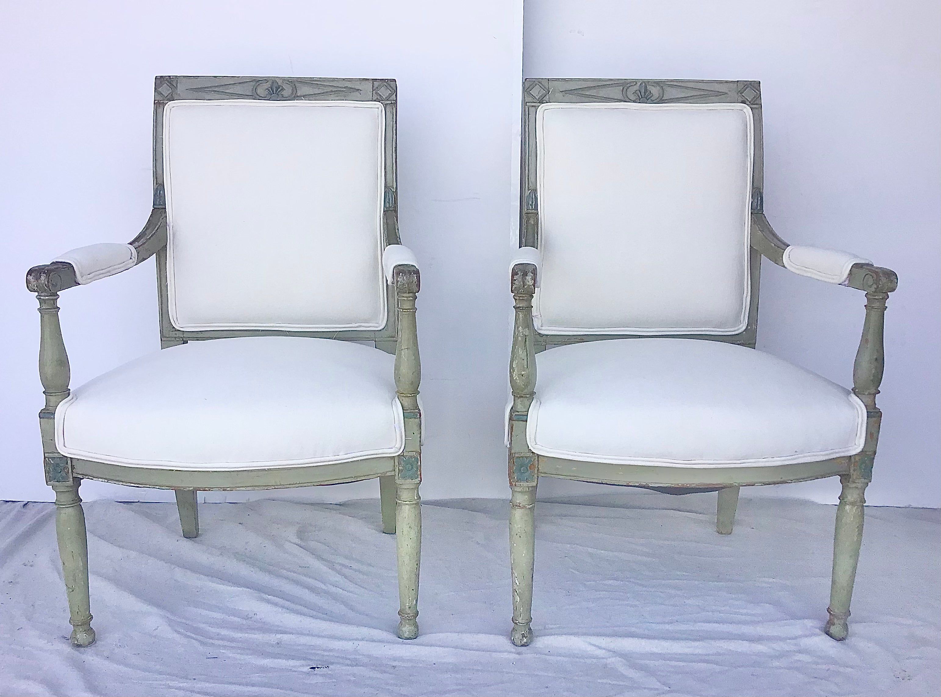 Wood 18th Century French Pair of Directoire Chairs For Sale