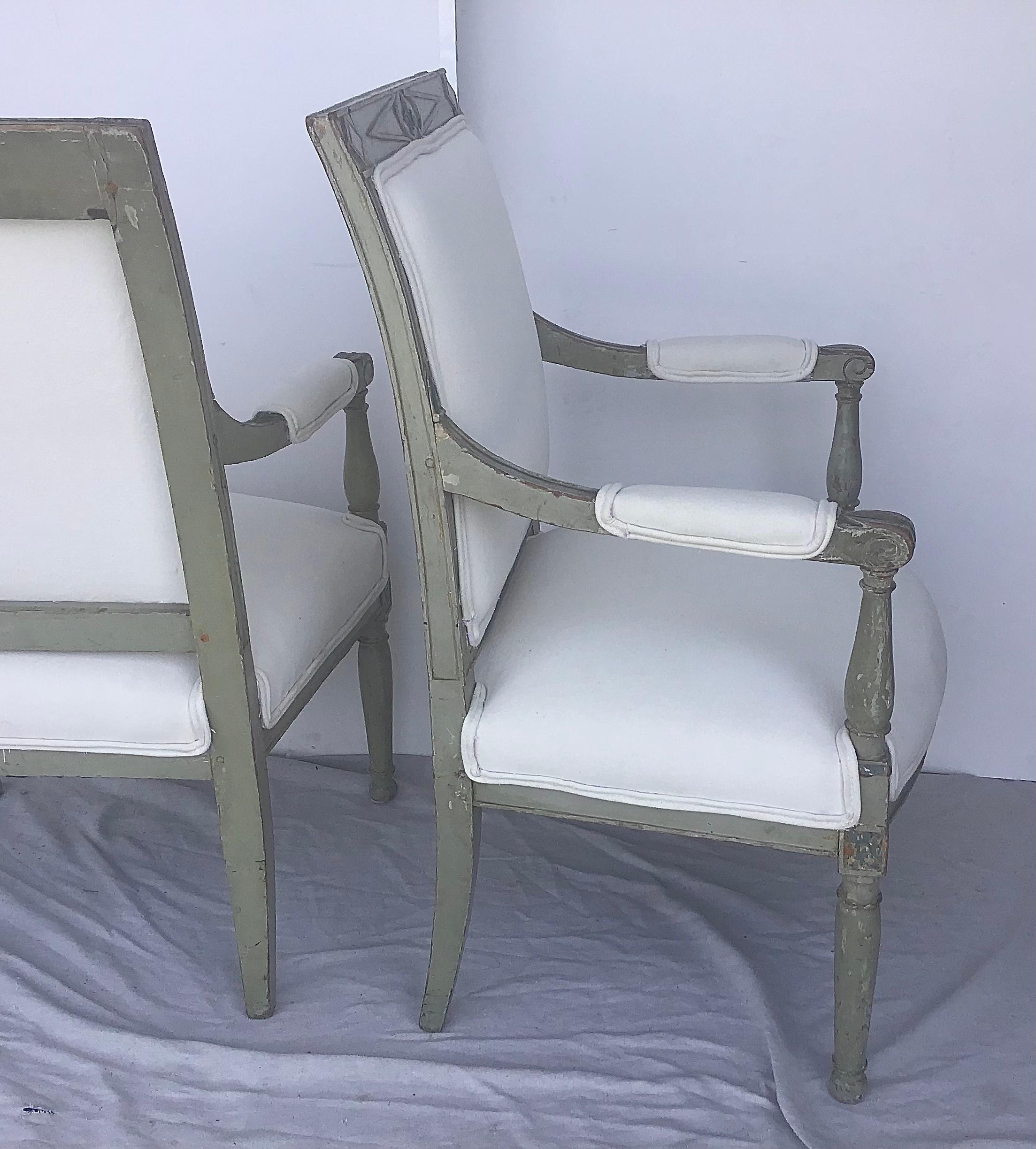 18th Century French Pair of Directoire Chairs For Sale 1